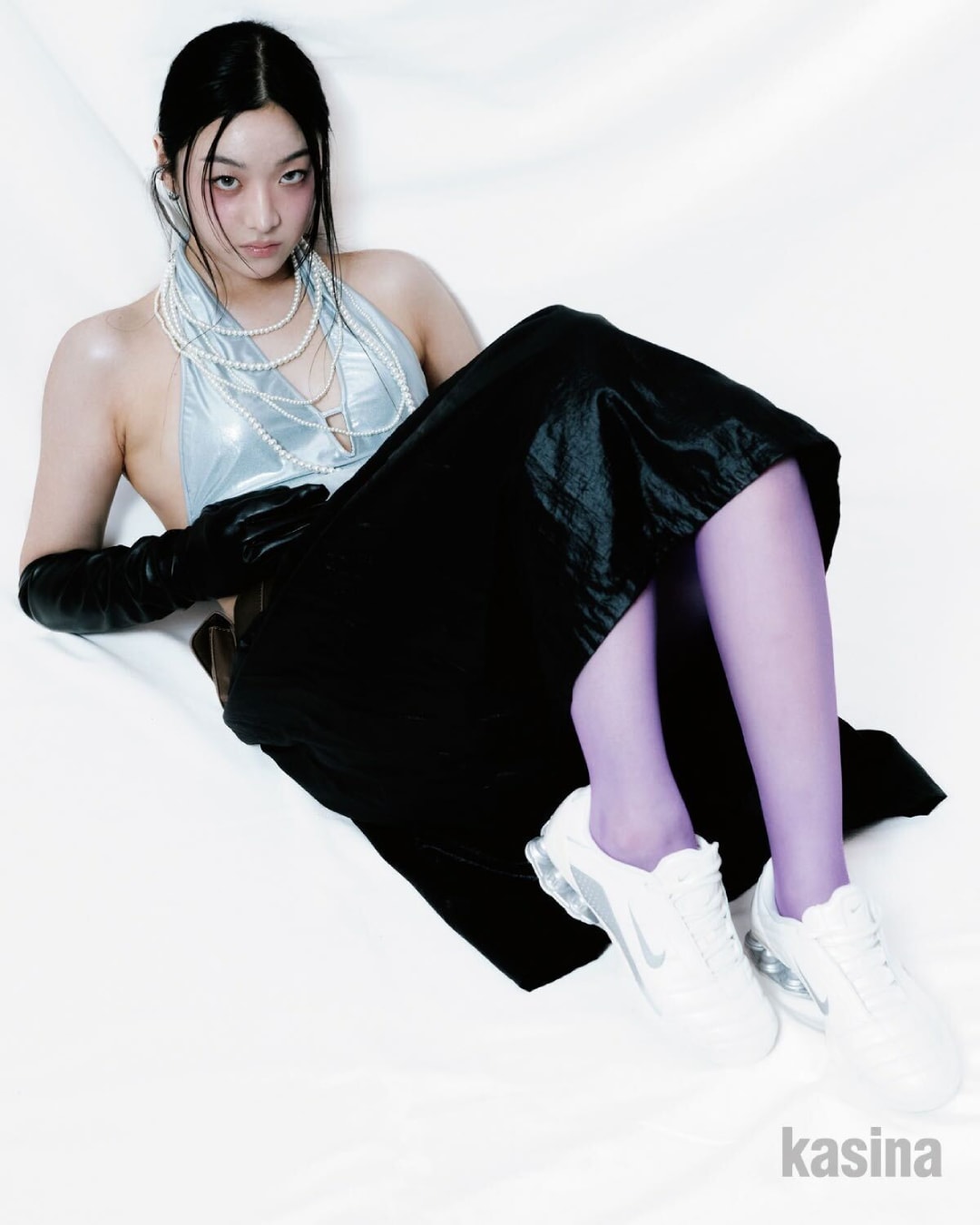 우먼스 토탈 90 샥스 마지아 'Sail and Metallic Silver'(IO9300-100) 출시일