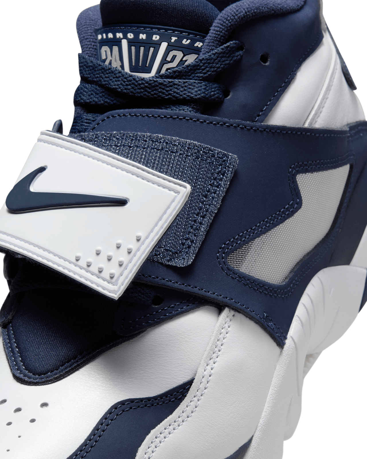 Fecha de lanzamiento de los Air Diamond Turf "White and Metallic Silver". (FZ8224-101)