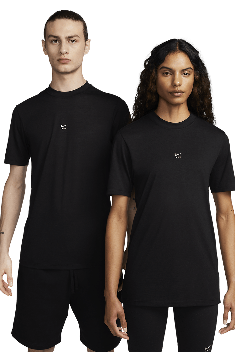 วันเปิดตัว Nike x MMW Apparel Collection