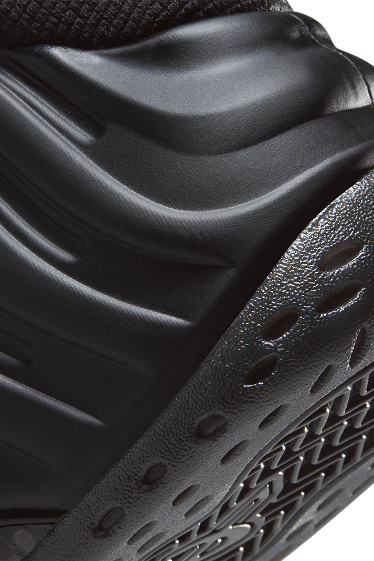 วันเปิดตัว Air Foamposite One "Black" (FD5855-001)
