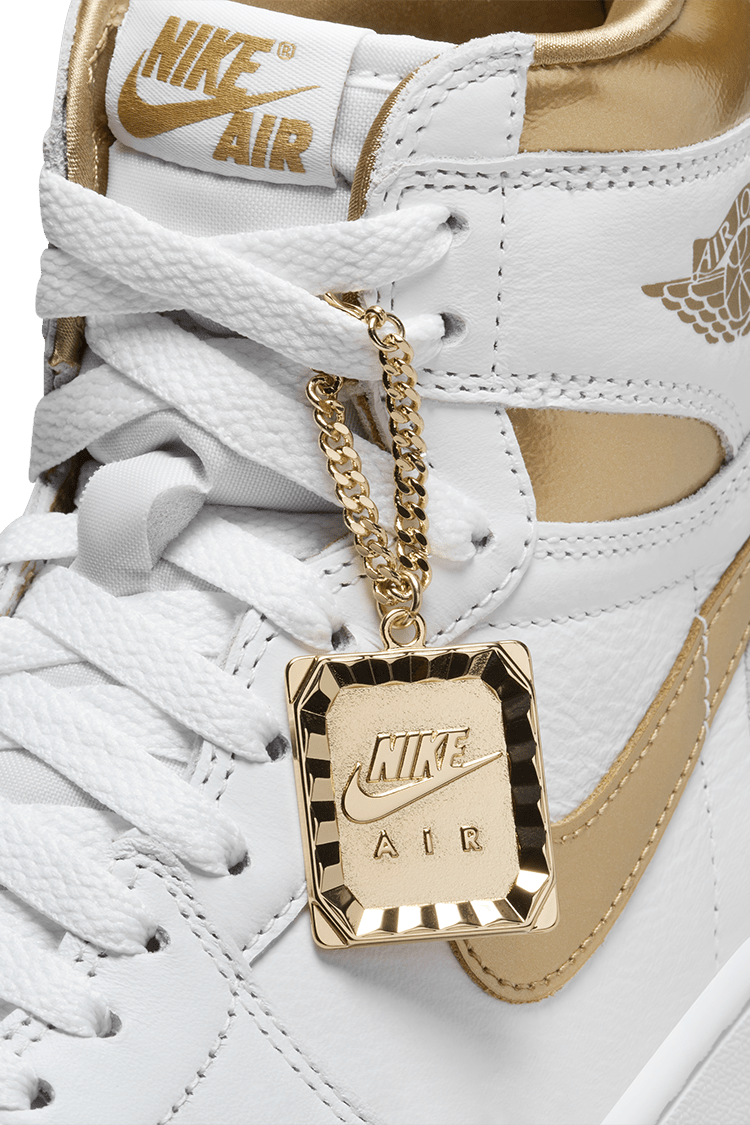 女款 Air Jordan 1 高筒鞋 OG 'White and Gold' (FD2596-107) 發售日期