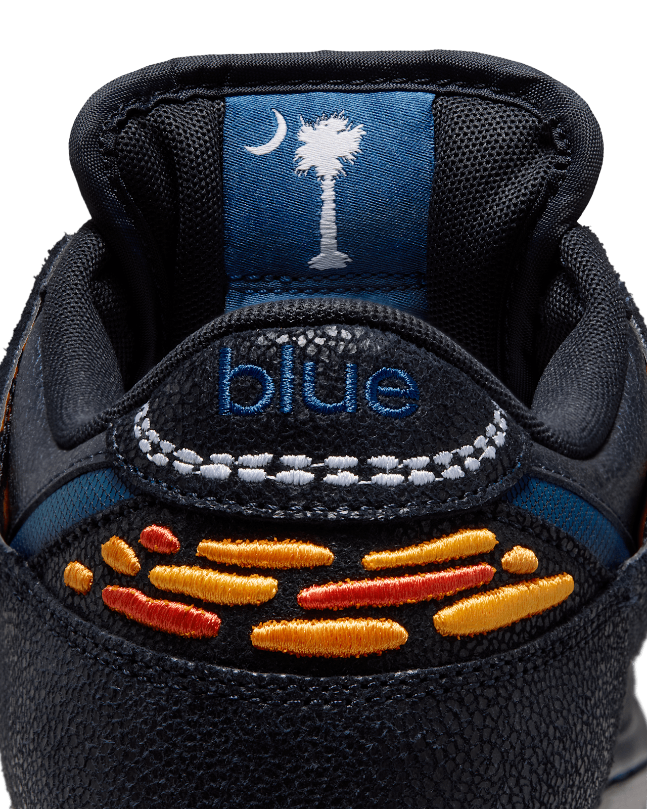 Fecha de lanzamiento de las Nike SB Dunk Low x Bluetile "Pitch Blue and Black" (IQ1323-001)