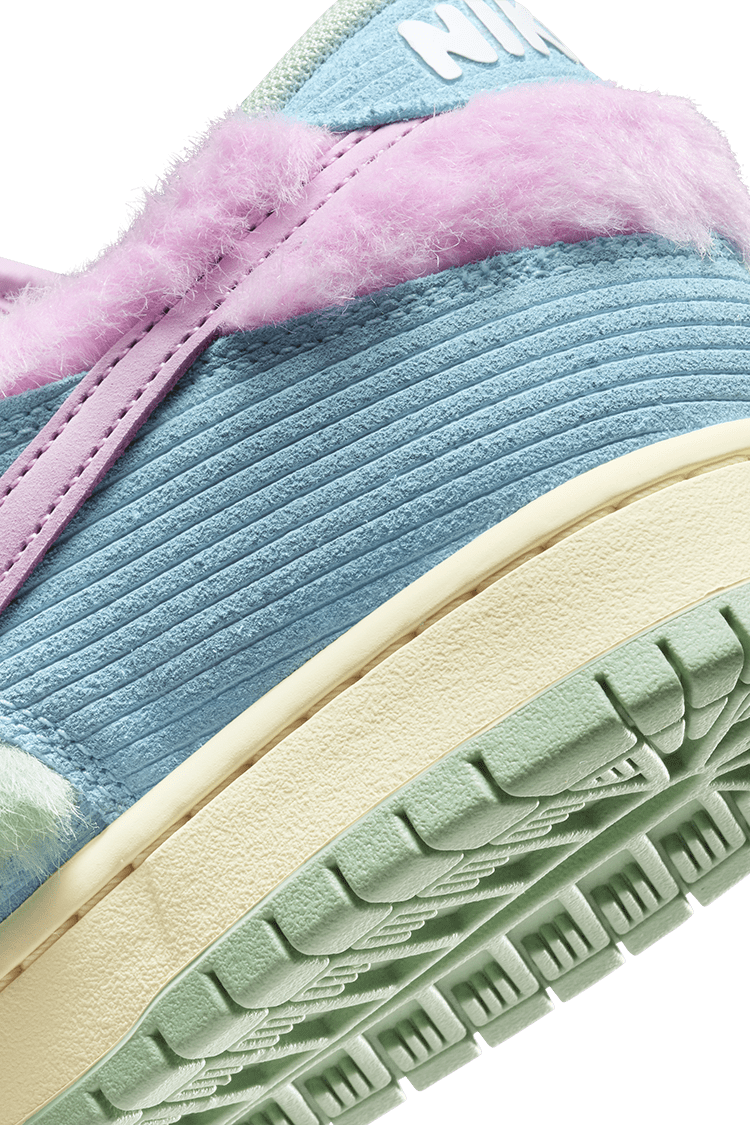 วันเปิดตัว Nike SB Dunk Low Pro x Verdy "Blue Gaze and Enamel Green" (FN6040-400)