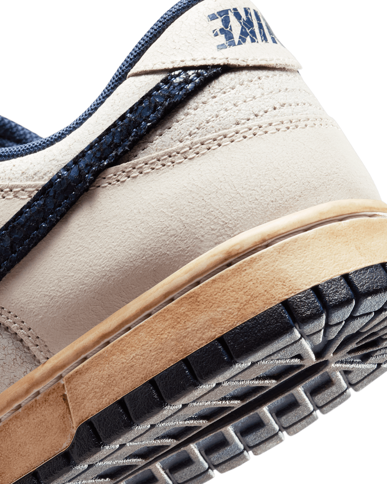 Dunk Low x Stranger Things "Phantom and Midnight Navy" (IH6766-001) – Erscheinungsdatum