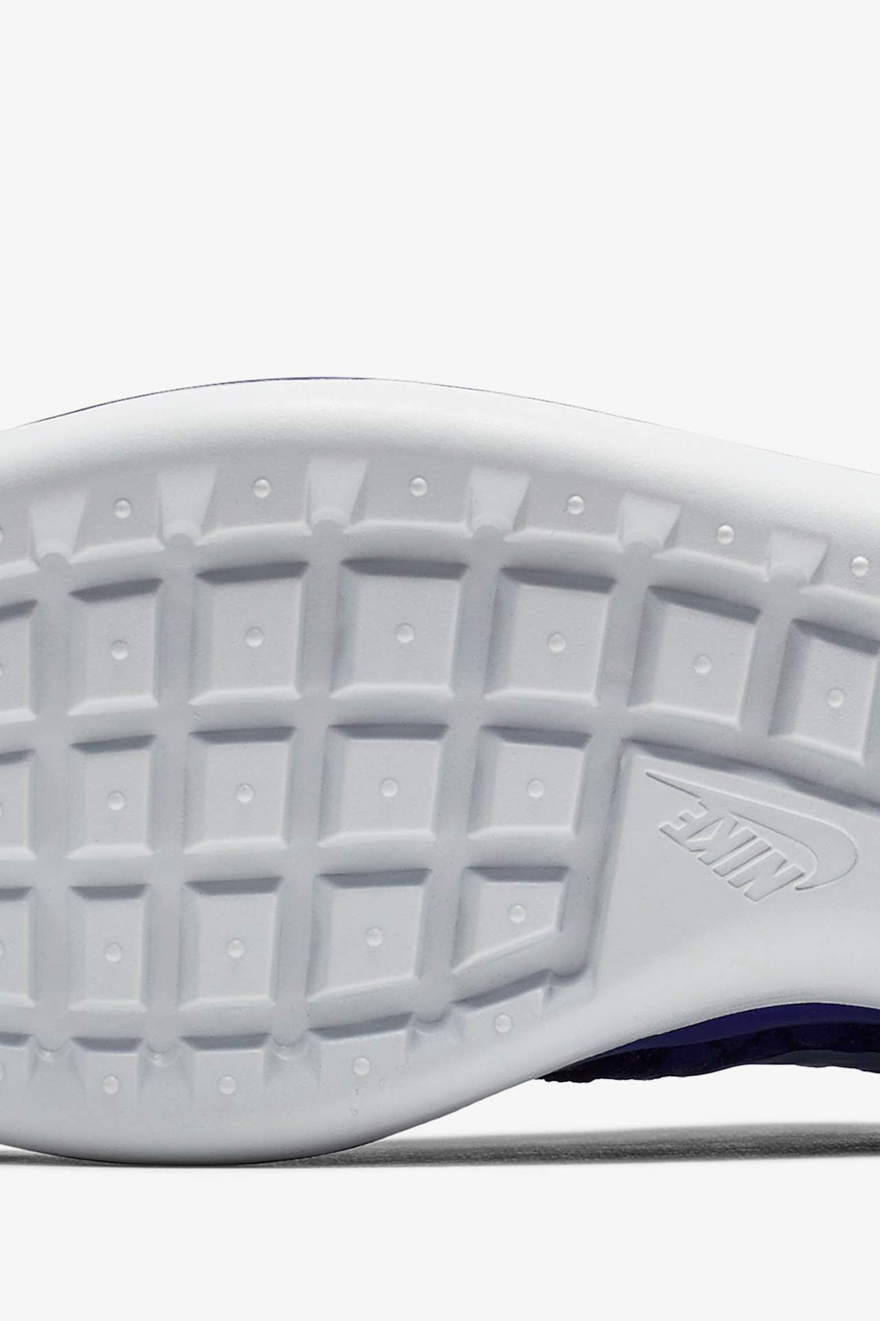 Γυναικείο Nike Roshe Two Flyknit 365 "Deep Royal Blue & Wolf Grey". Ημερομηνία κυκλοφορίας