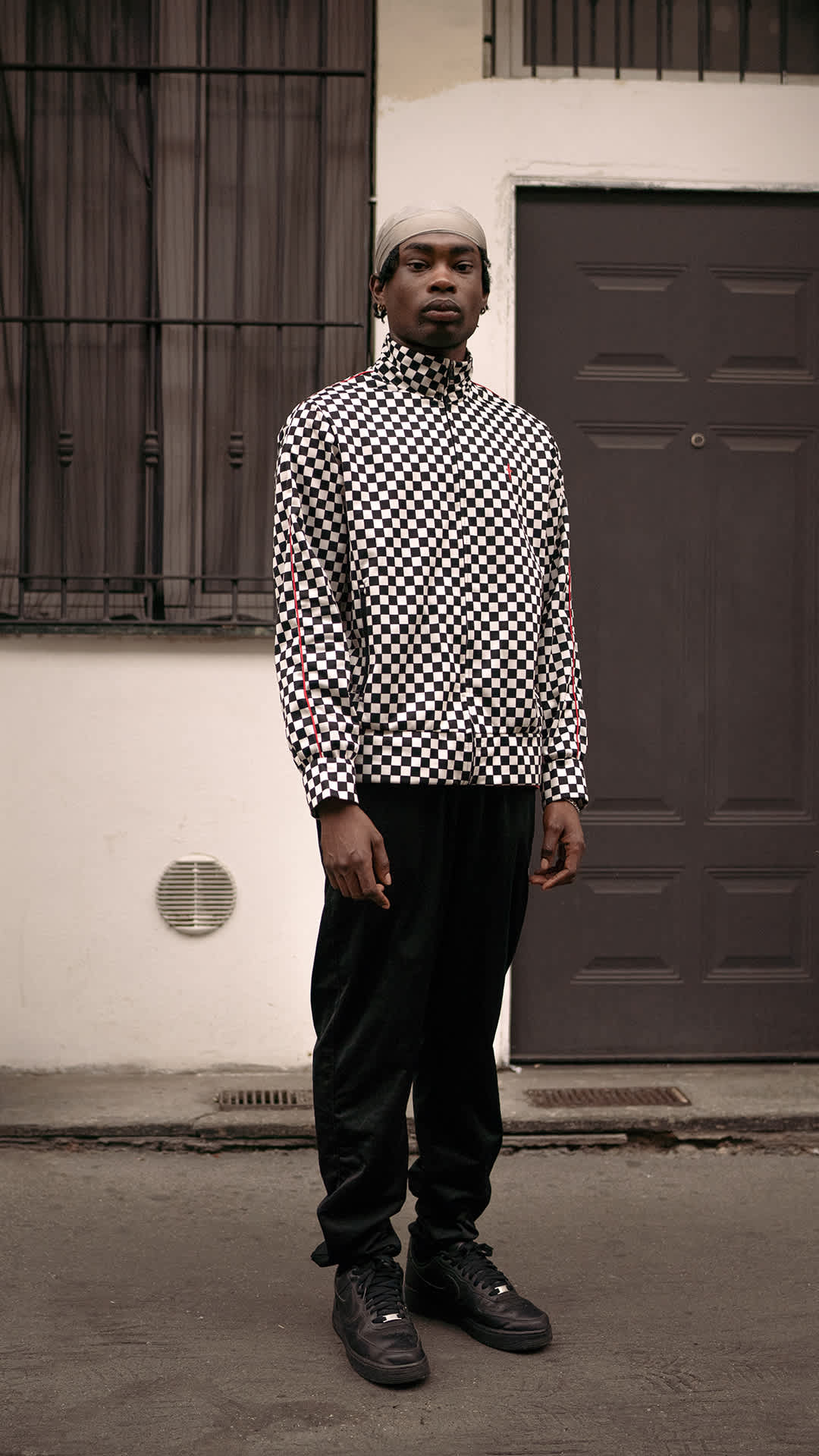 【NIKE公式】Street SNKRS：ミラノ