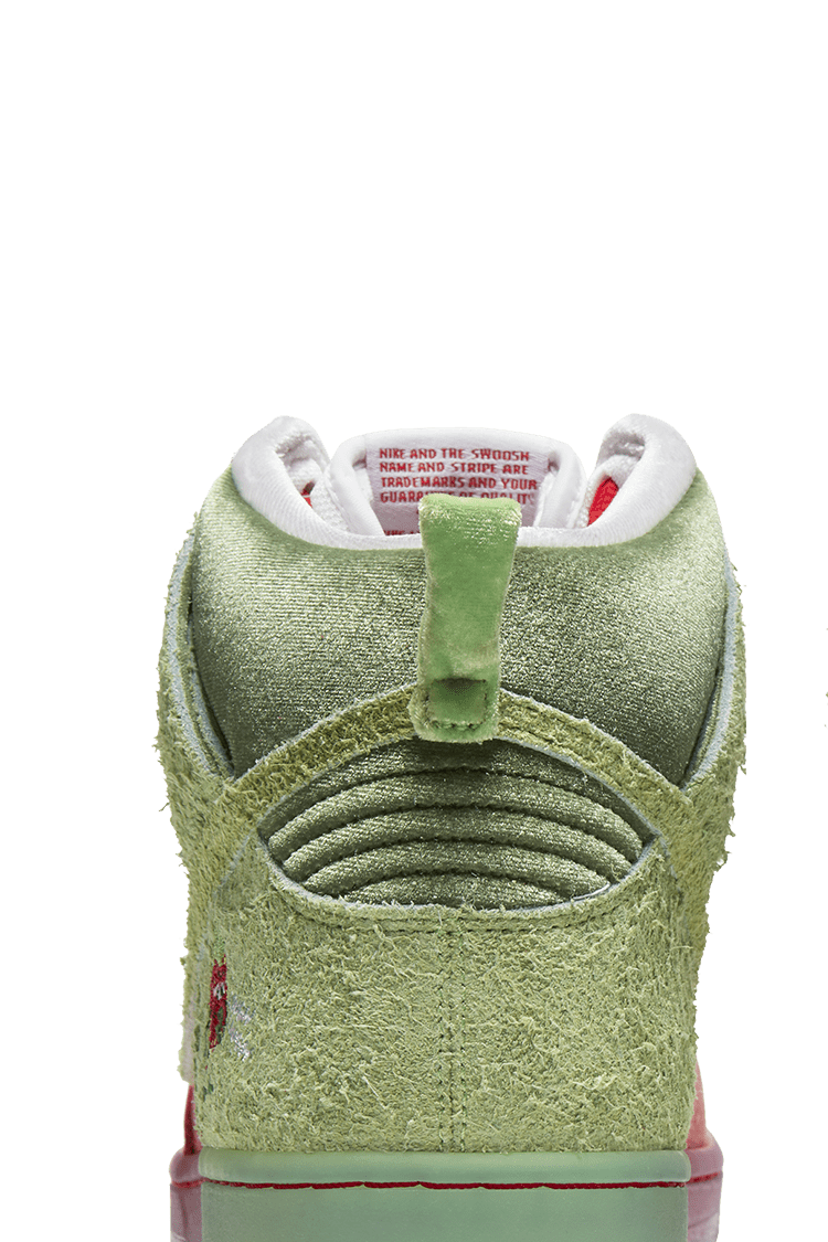 SB Dunk High Pro „Eper” (CW7093-600) – megjelenési dátum