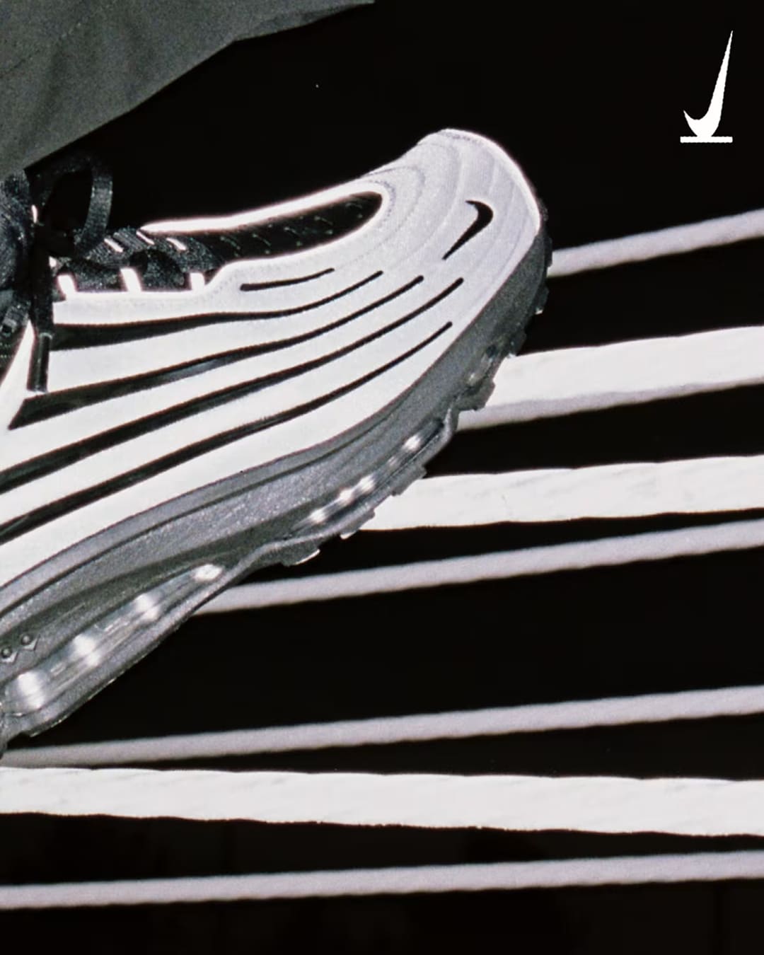 에어맥스 엑스터시 플러스 'Metallic Silver and White'(IV7022-001) 출시일