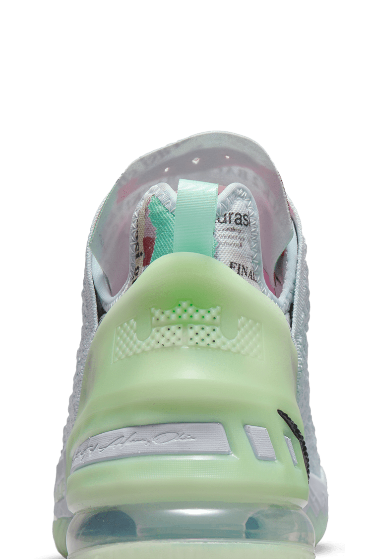 การเปิดตัว Diana Taurasi x LeBron 18 “La Cabra”