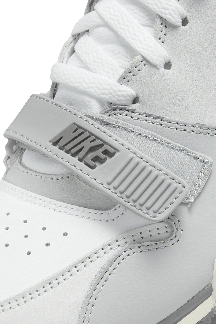 Air Trainer 1 'Photon Dust and Light Smoke' (DM0521-001) Release Date