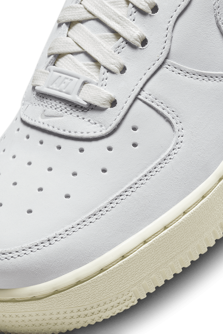 女款 Air Force 1 'Summit White' (DR9503-100) 發售日期 