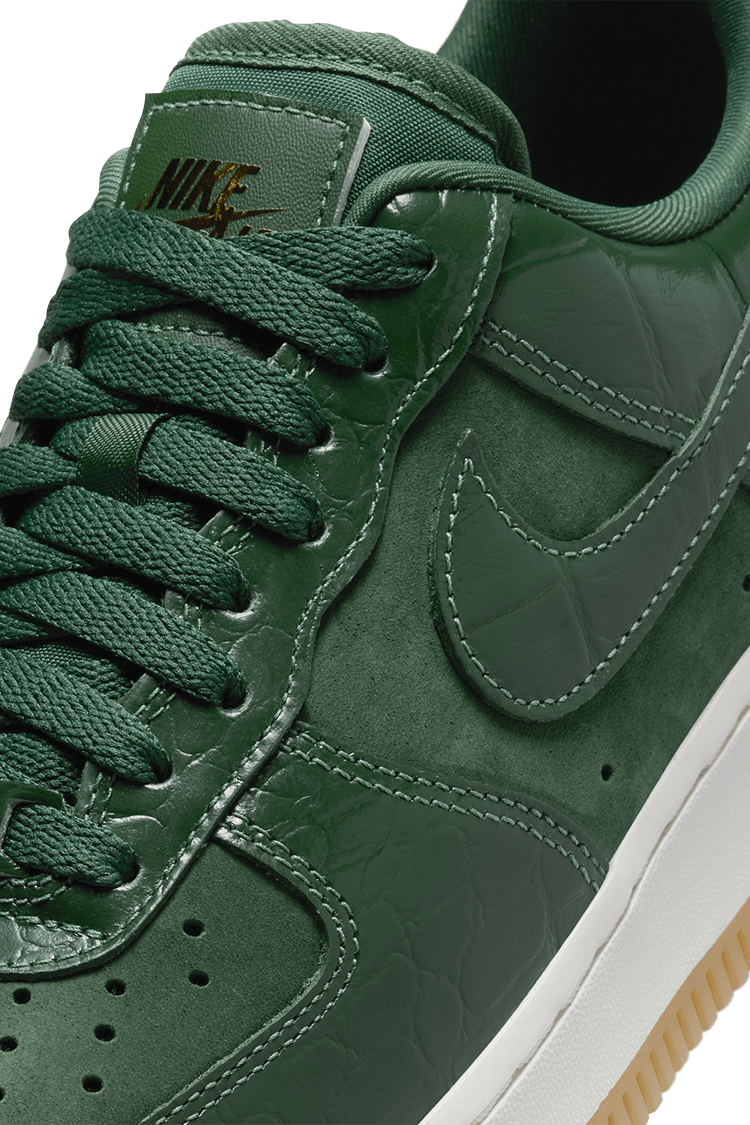 วันเปิดตัว Air Force 1 '07 "Gorge Green" ผู้หญิง (DZ2708-300)