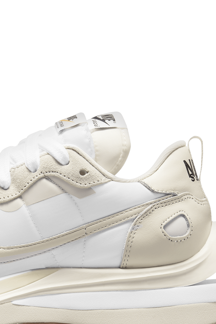 靴 SACAI X NIKE VAPORWAFFLE WHITE GUM Sacai VaporWaffle White and Gum