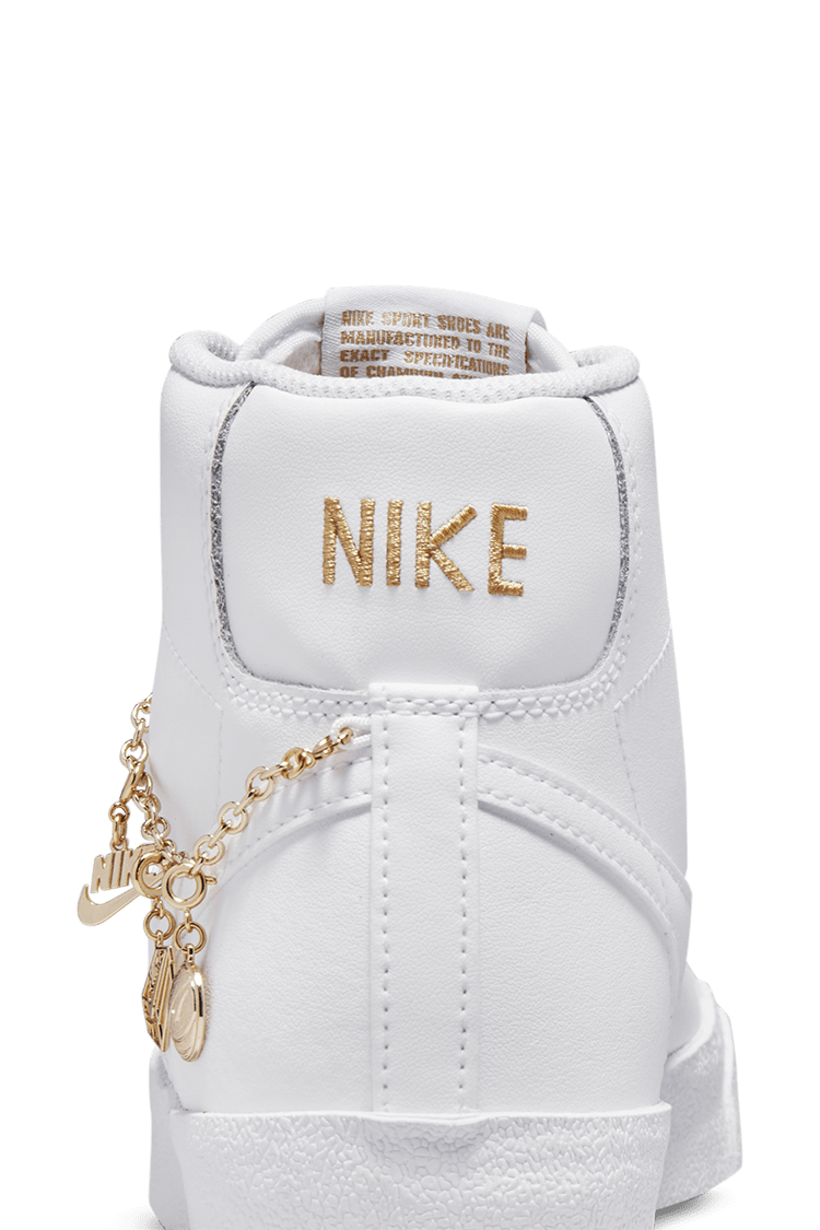 Women's Blazer Mid '77 'White Pendants' (DM0850-100) Release Date