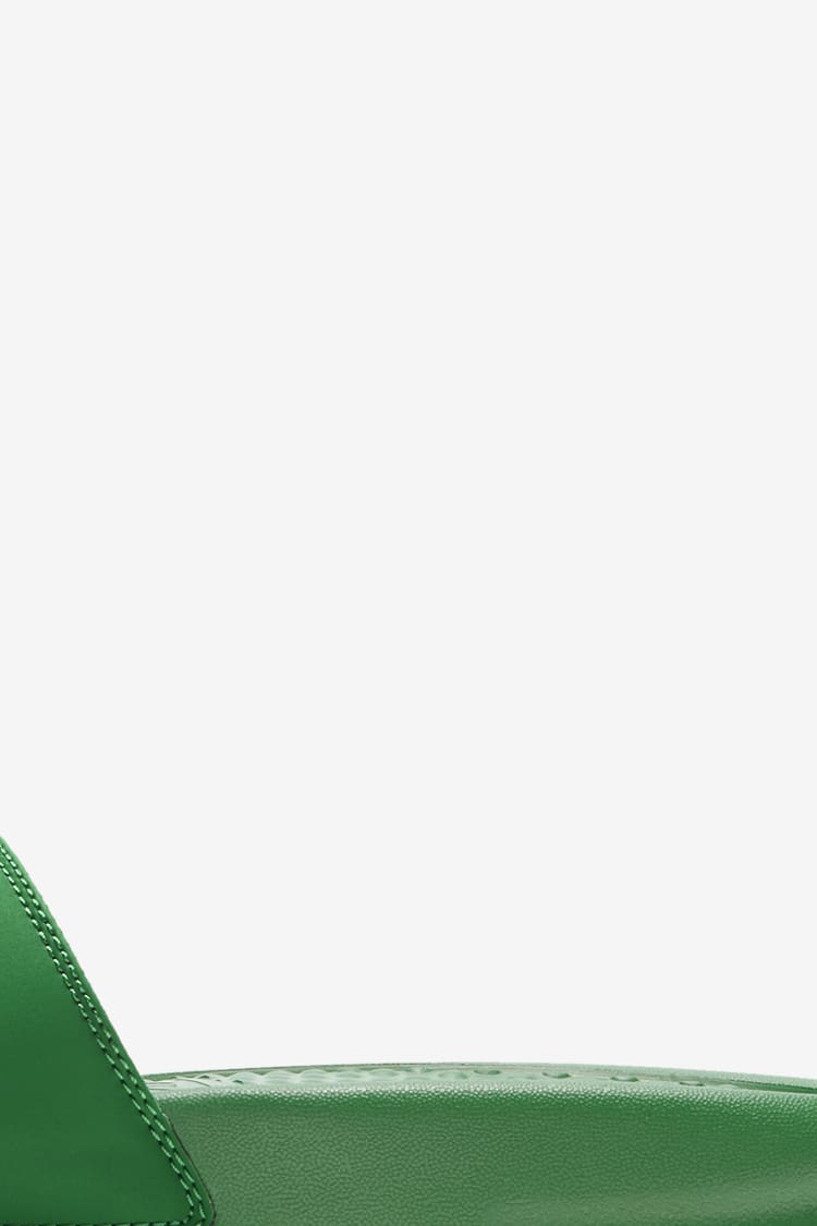 Benassi x Stüssy 'Pine Green' 發售日期
