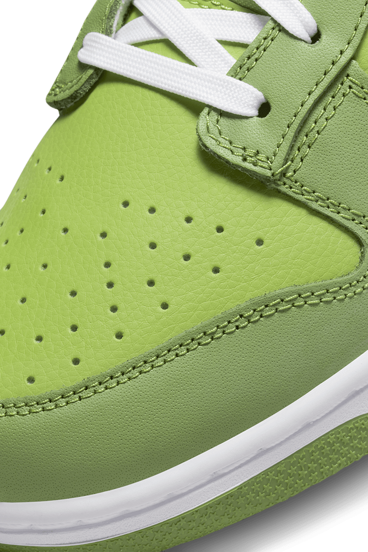 Dunk Low 'Vivid Green' (DJ6188-300) Release Date. Nike SNKRS