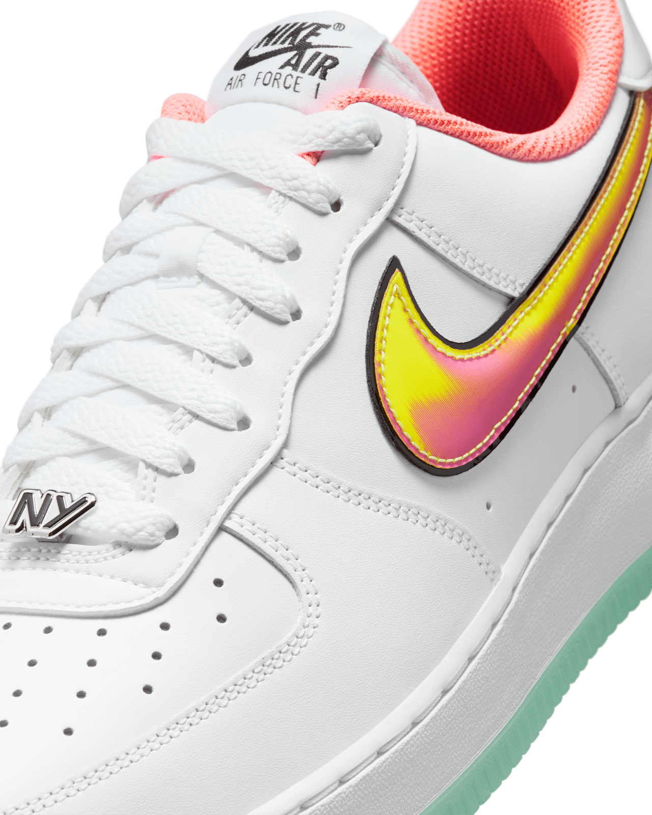 Air Force 1 '07 'NY vs. NY' White and Crimson Pulse (IH4962-100)