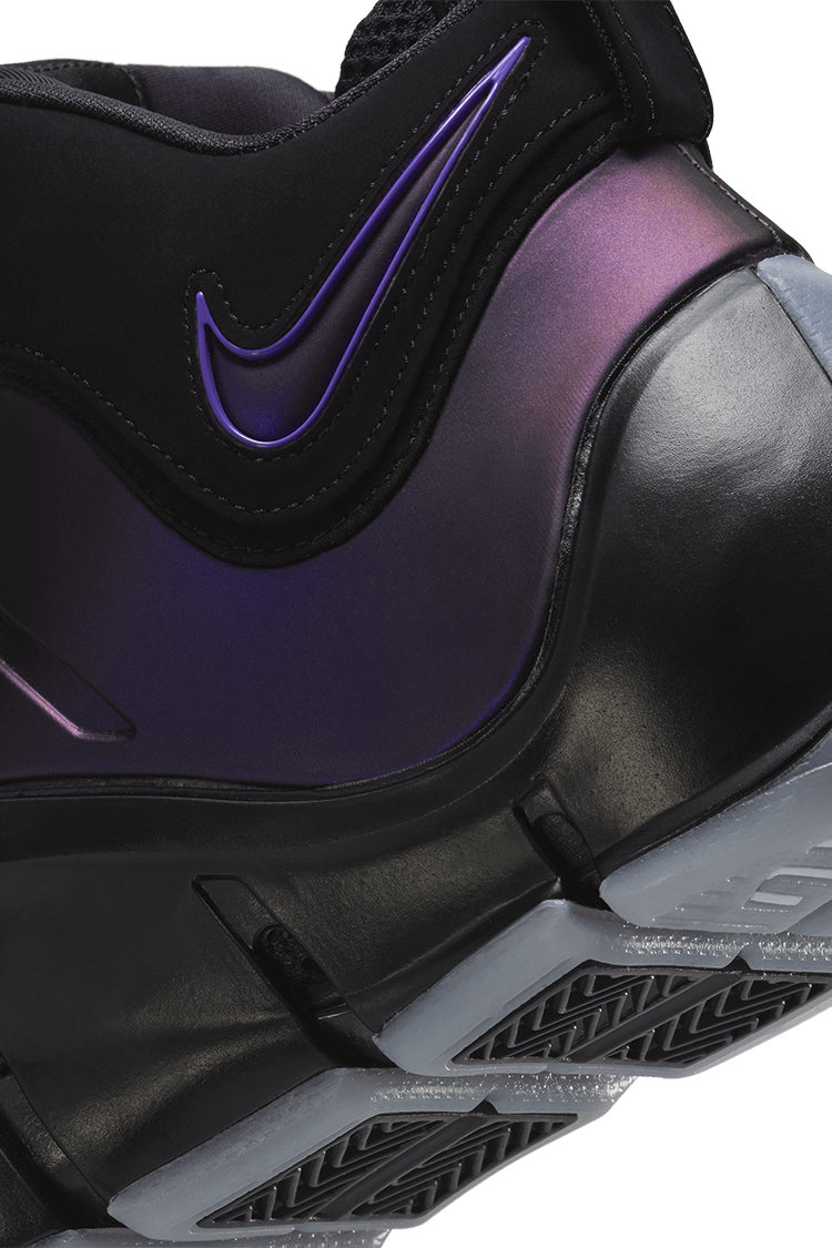 Lanceringsdato for Zoom LeBron IV "Black and Varsity Purple" (FN6251-001)