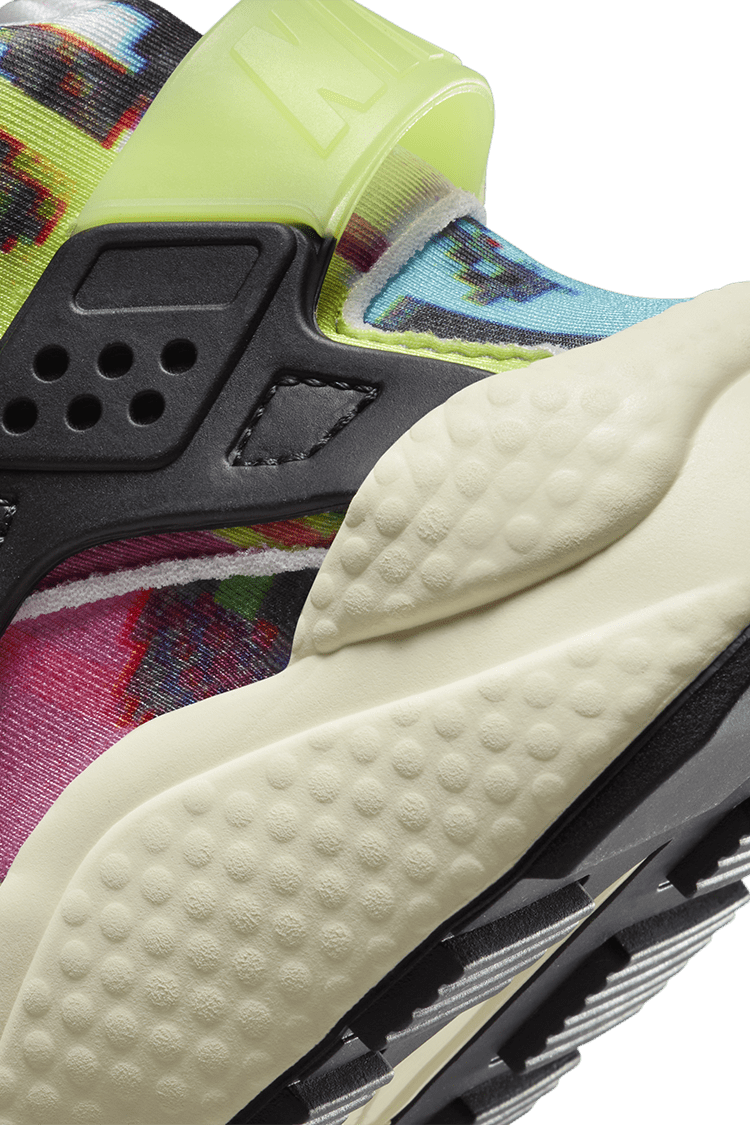 Fecha de lanzamiento del Air Huarache "Game" (DX3264-902) para mujer