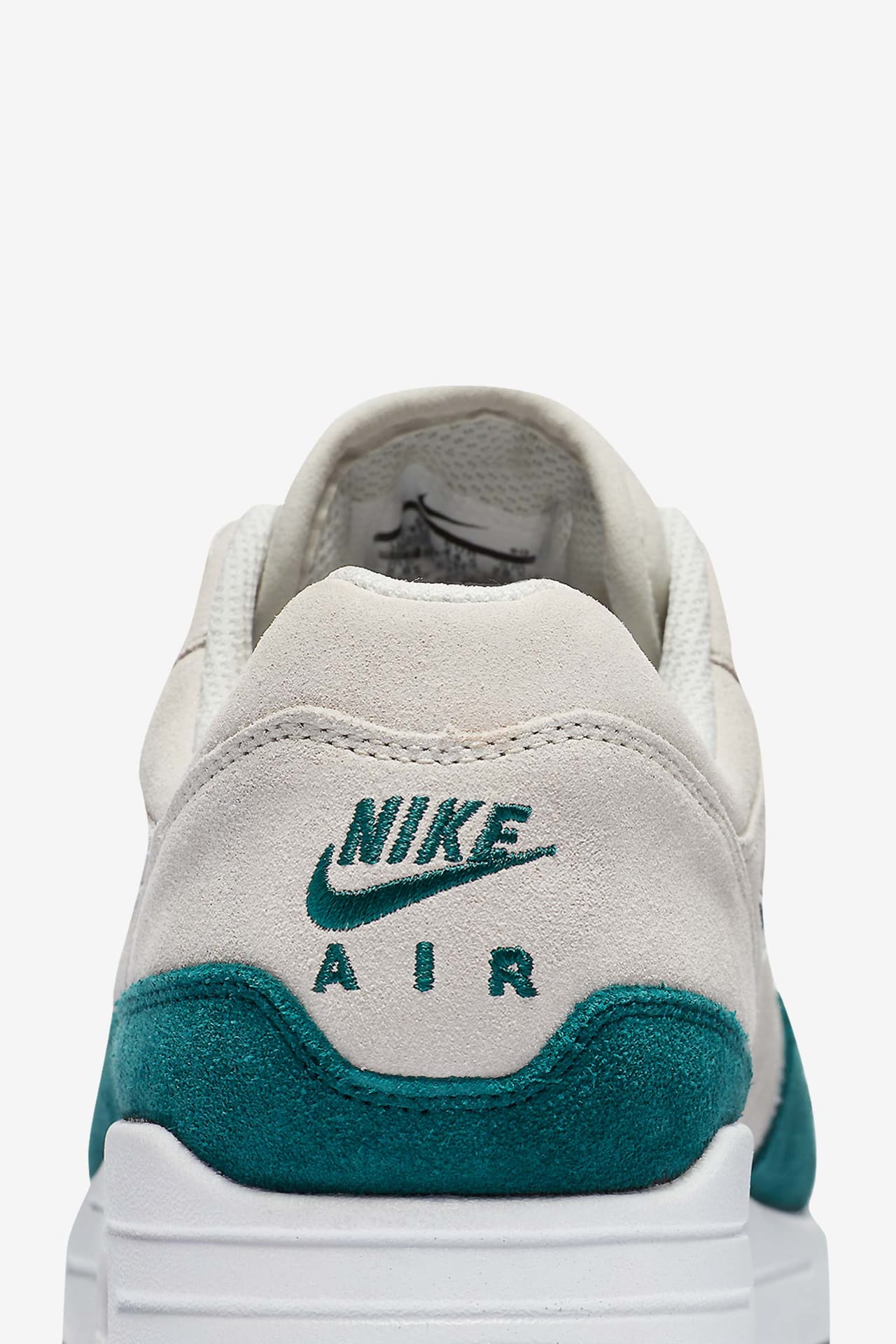 Mint green air max 1 deals