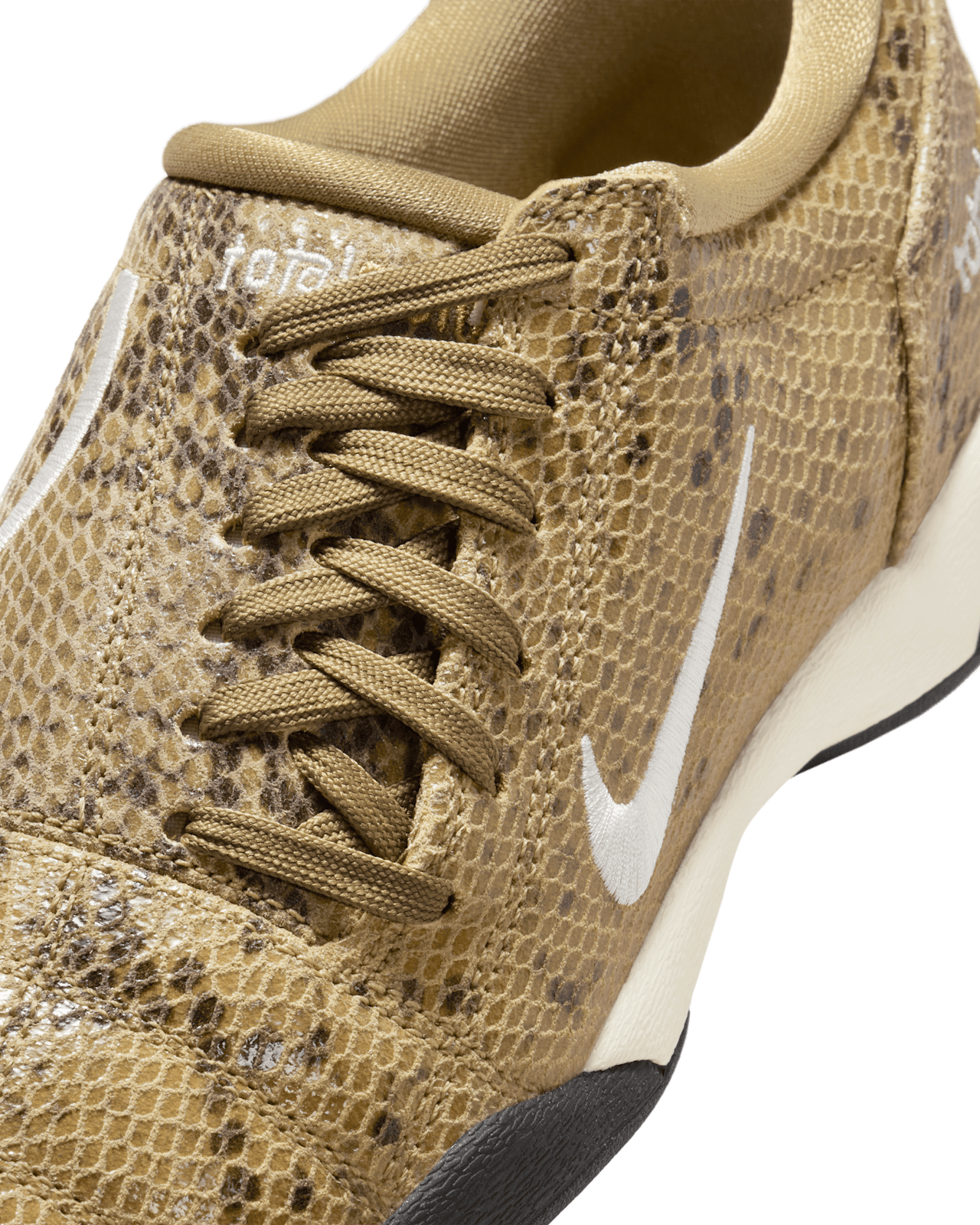【NIKE公式】レディース トータル 90 'Parachute Beige and Pale Ivory' (IB4204-200 / WMNS NIKE T90 SE)
