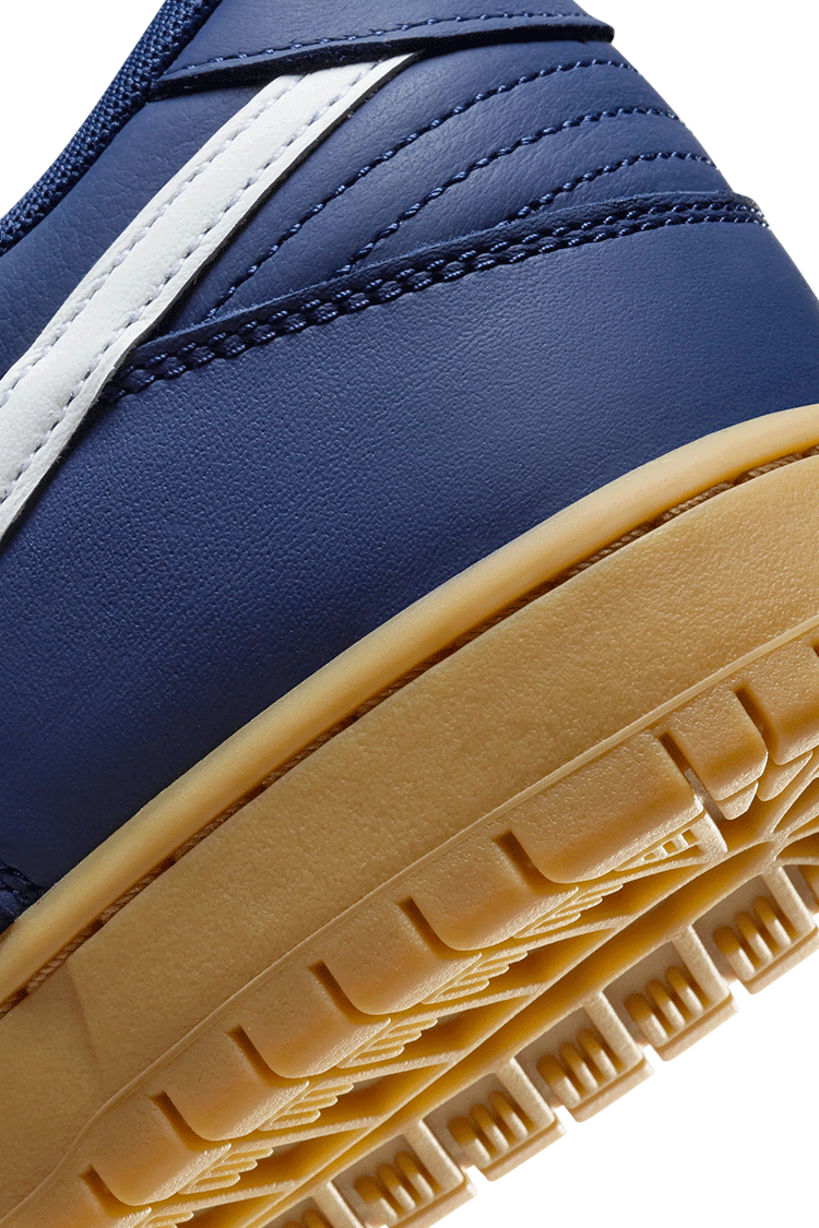 SB Dunk Low Pro 'Navy' Release Date. Nike SNKRS