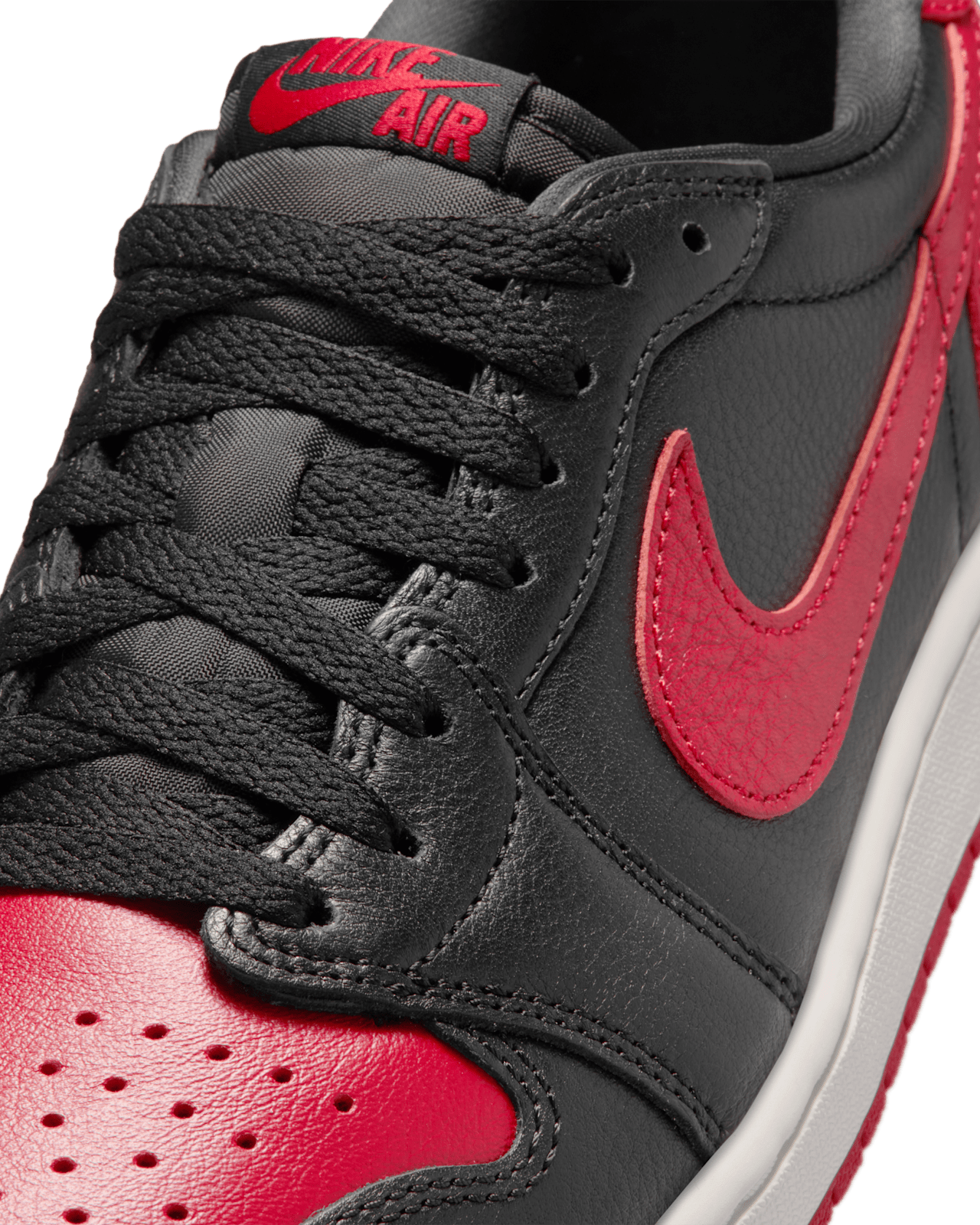 Fecha de lanzamiento de los Air Jordan 1 Retro Low OG "Banned" "Black and Varsity Red" (IW6276-001)