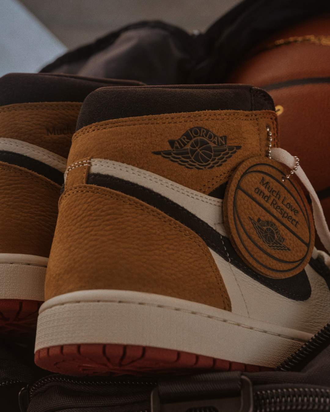 Date de sortie de la Air Jordan 1 High OG "Love Letter" (DZ5485-201)