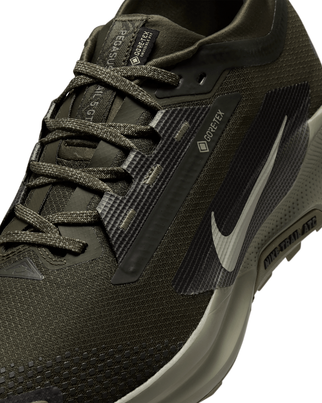 【NIKE公式】ペガサス トレイル 5 GORE-TEX 'Sequoia and Cargo Khaki' (HQ7494-300 / REACTX PEGASUS TRAIL 5 GTX SP)