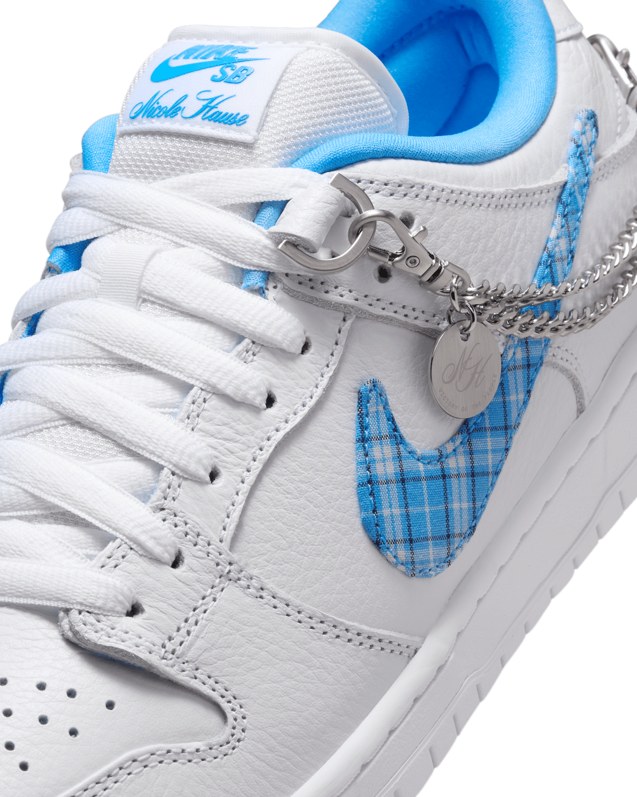 วันเปิดตัว Nike SB Dunk Low Pro x Nicole Hause "White and University Blue" (FZ8802-100)