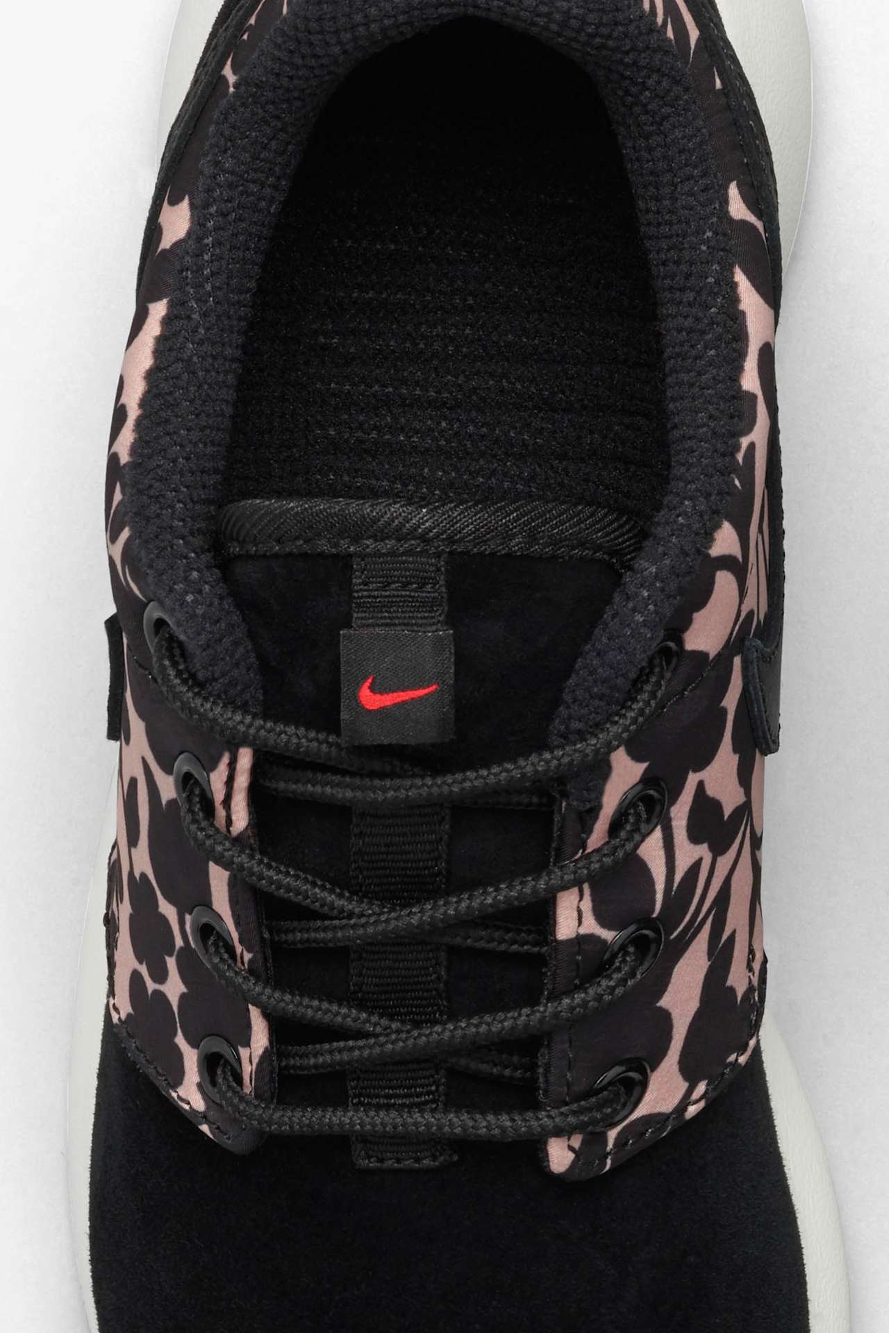 WMNS ROSHE ONE