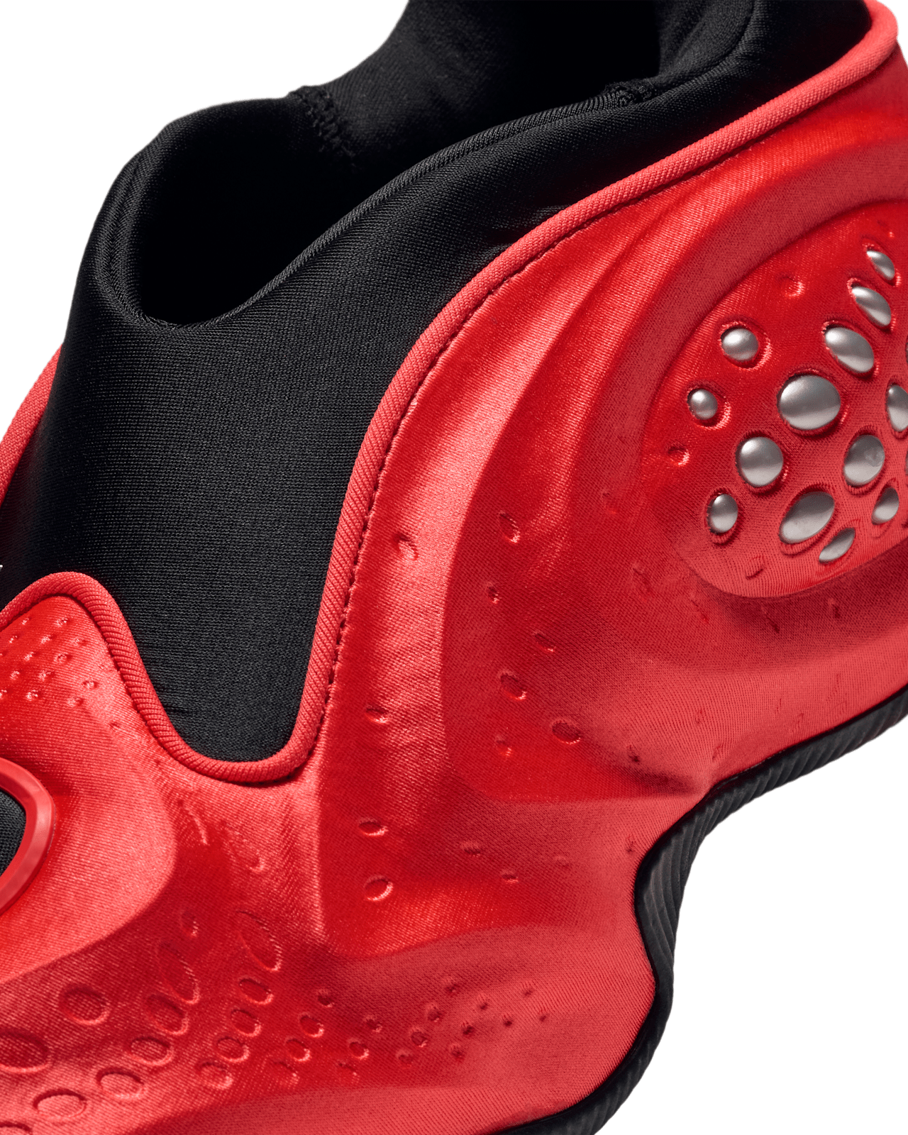 Fecha de lanzamiento de las First Sight Shadow "Light Crimson and Metallic Silver" para mujer (HQ2410-600)