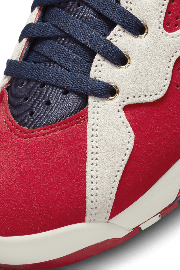 วันเปิดตัว Air Jordan 7 x Trophy Room "True Red and Obsidian" (DM1195-474)