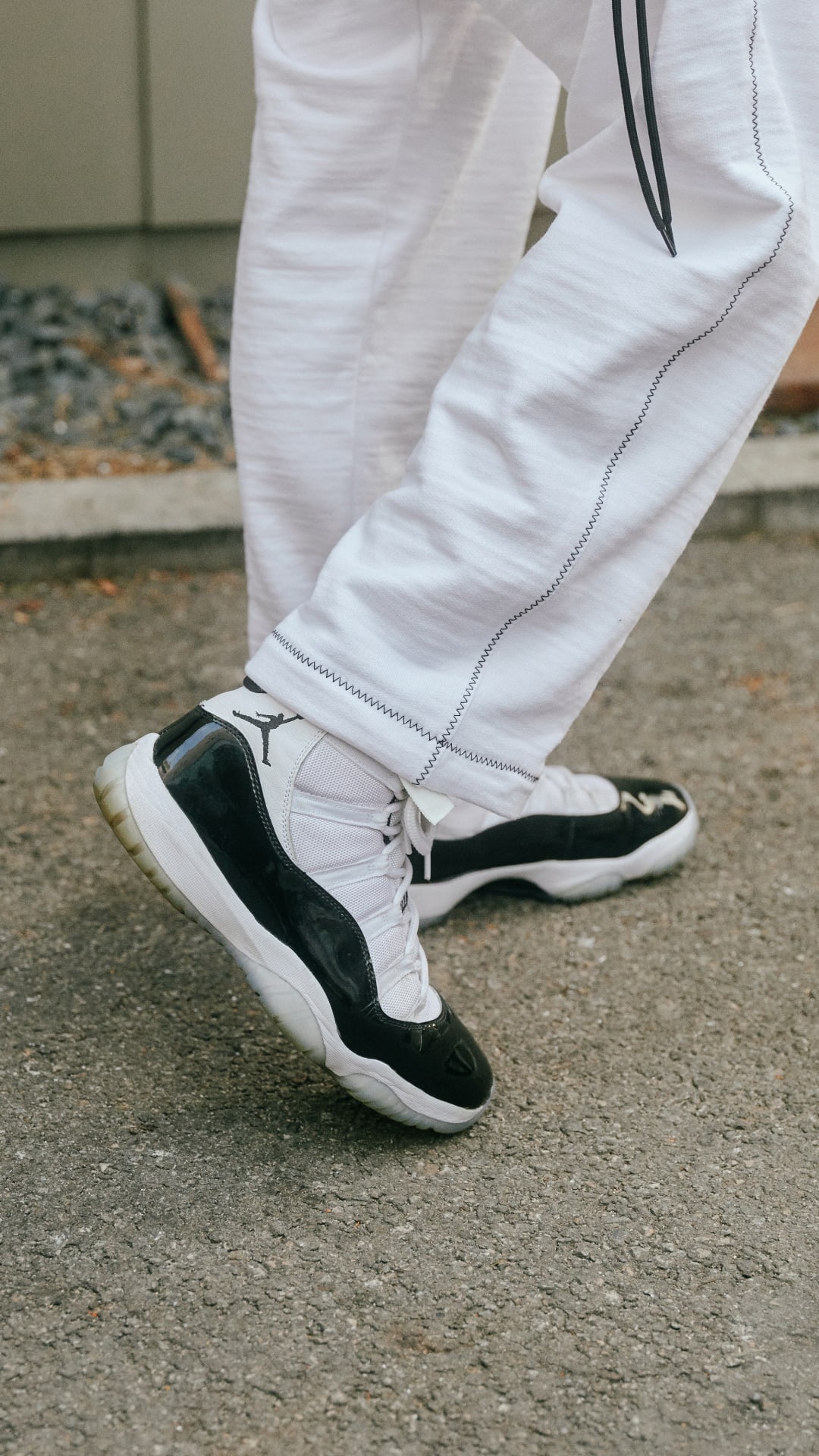 【NIKE公式】Street SNKRS：弘大