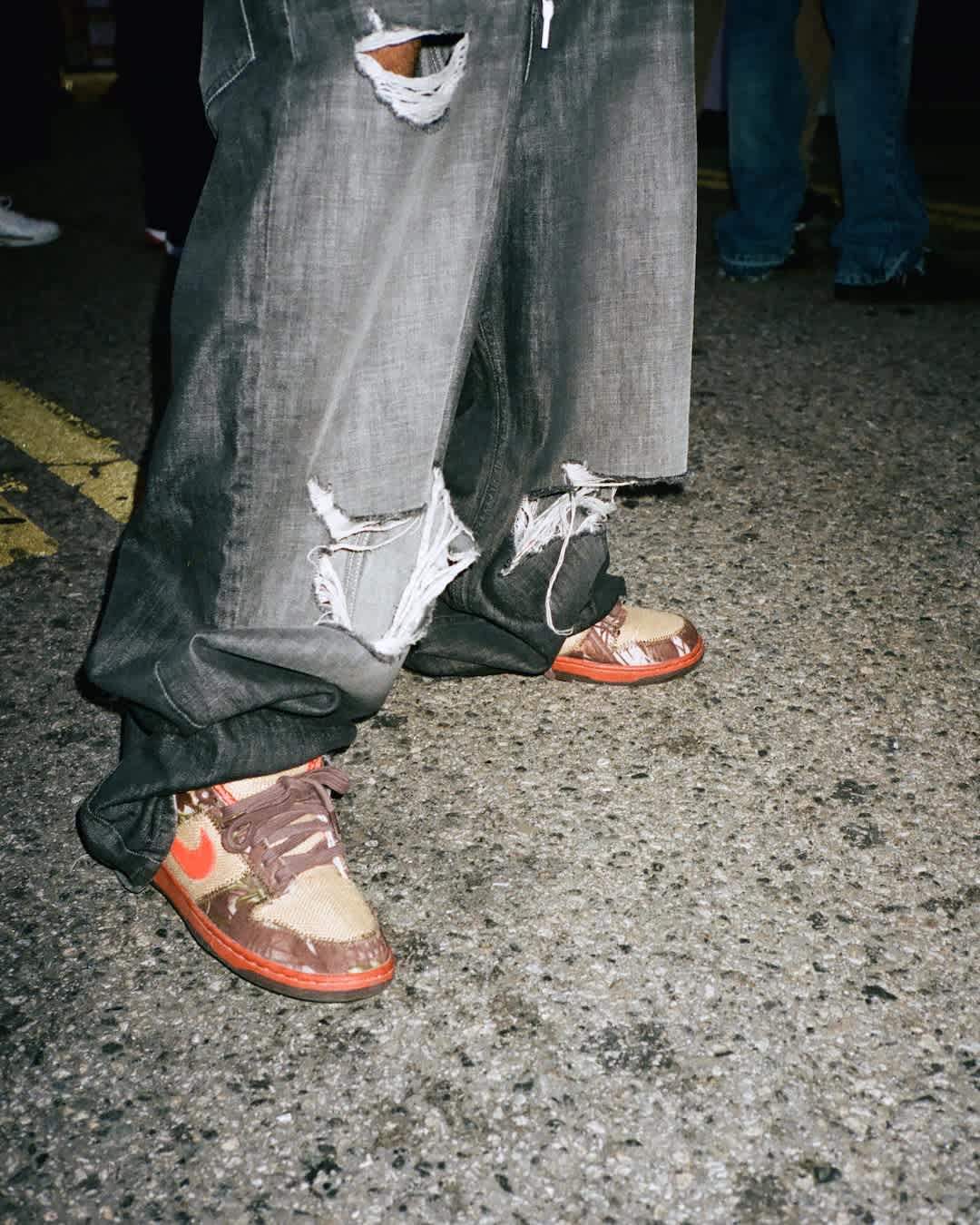 Street SNKRS:由 KIDS OF IMMIGRANTS 聯手打造的 TOMA LA NOCHE