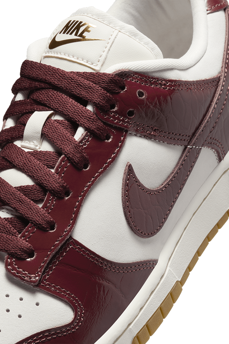 วันเปิดตัว Dunk Low LX "Dark Team Red and Phantom" ผู้หญิง (FJ2260-004)