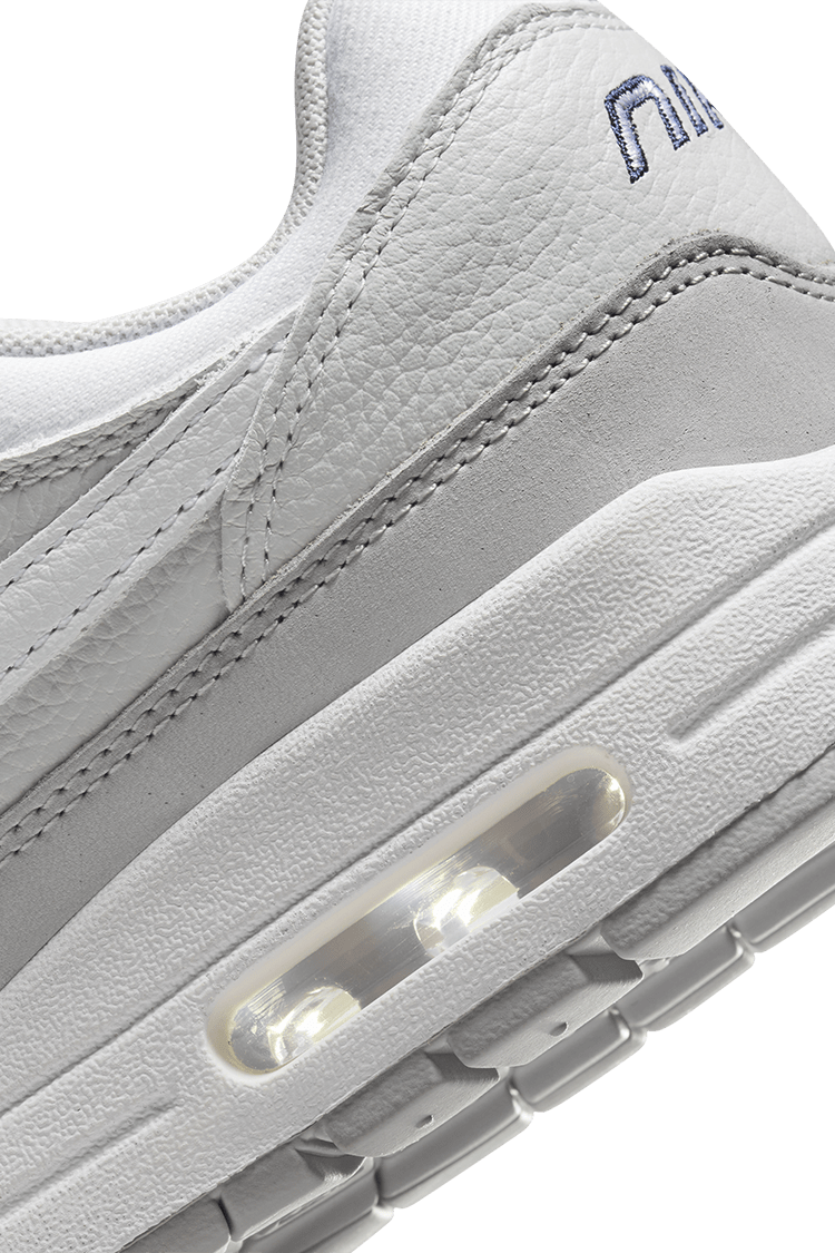 Fecha de lanzamiento del Air Max 1 '87 "White and Photon Dust" para mujer (FN0564-001)