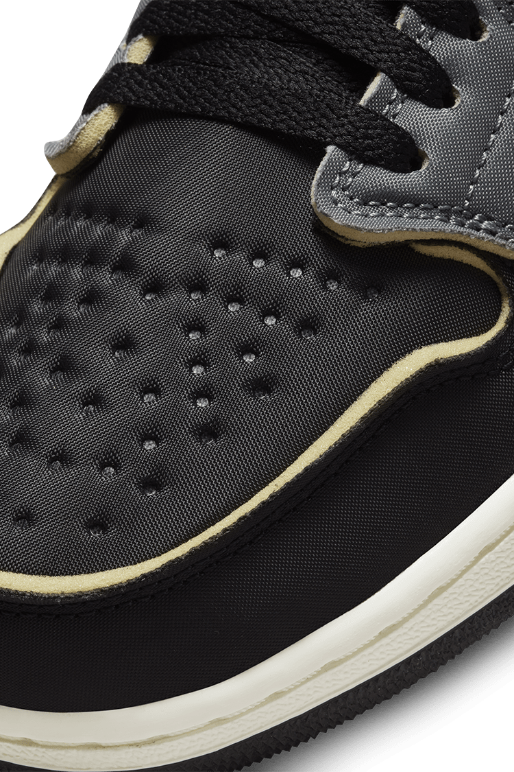Air Jordan 1 低筒鞋 'Black and Smoke Grey' (DV0982-006) 發售日期