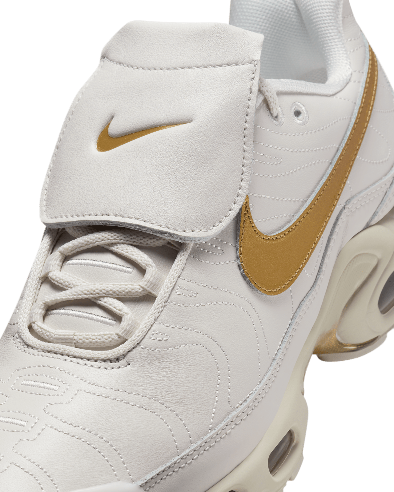 Ημερομηνία κυκλοφορίας του Air Max Plus TNPO "Phantom and Metallic Gold" (HV2541-001)