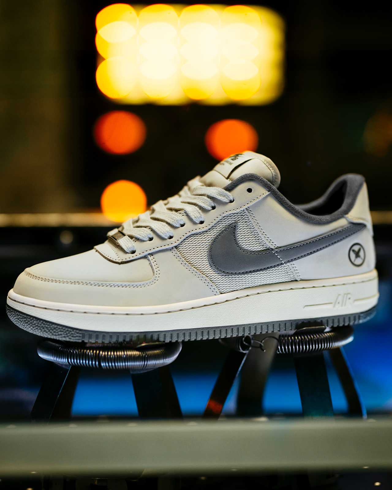 Date de sortie de la Nike SB Air Force 1 x Yuto "Light Bone and Iron Grey" (IO8439-100)