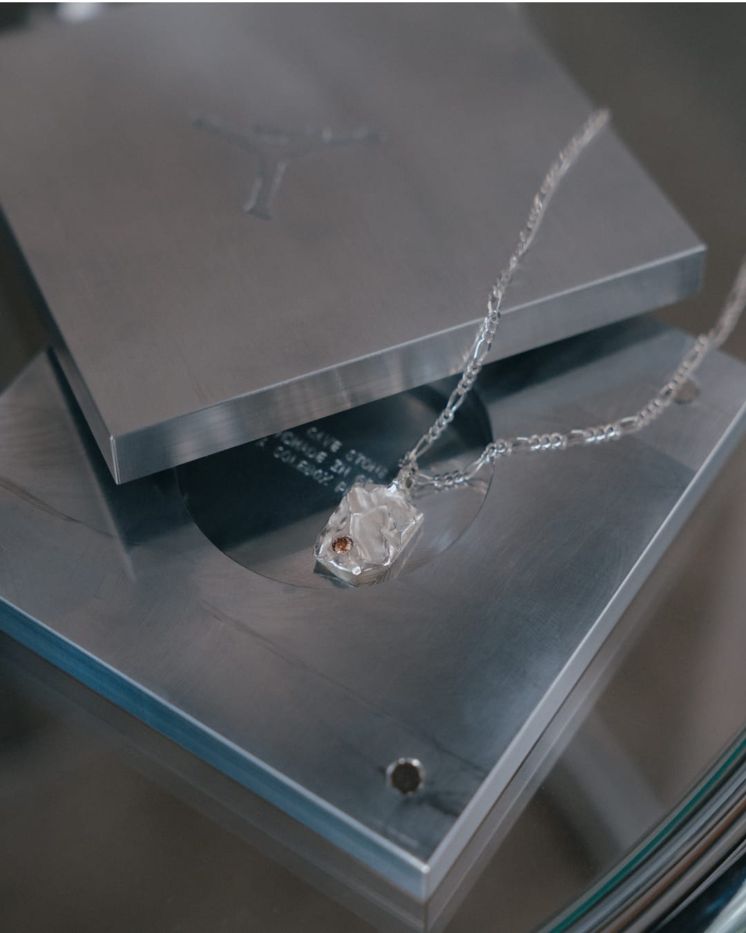 Air Jordan 4 «Cavestone»: solebox & Alphonso Davies Present