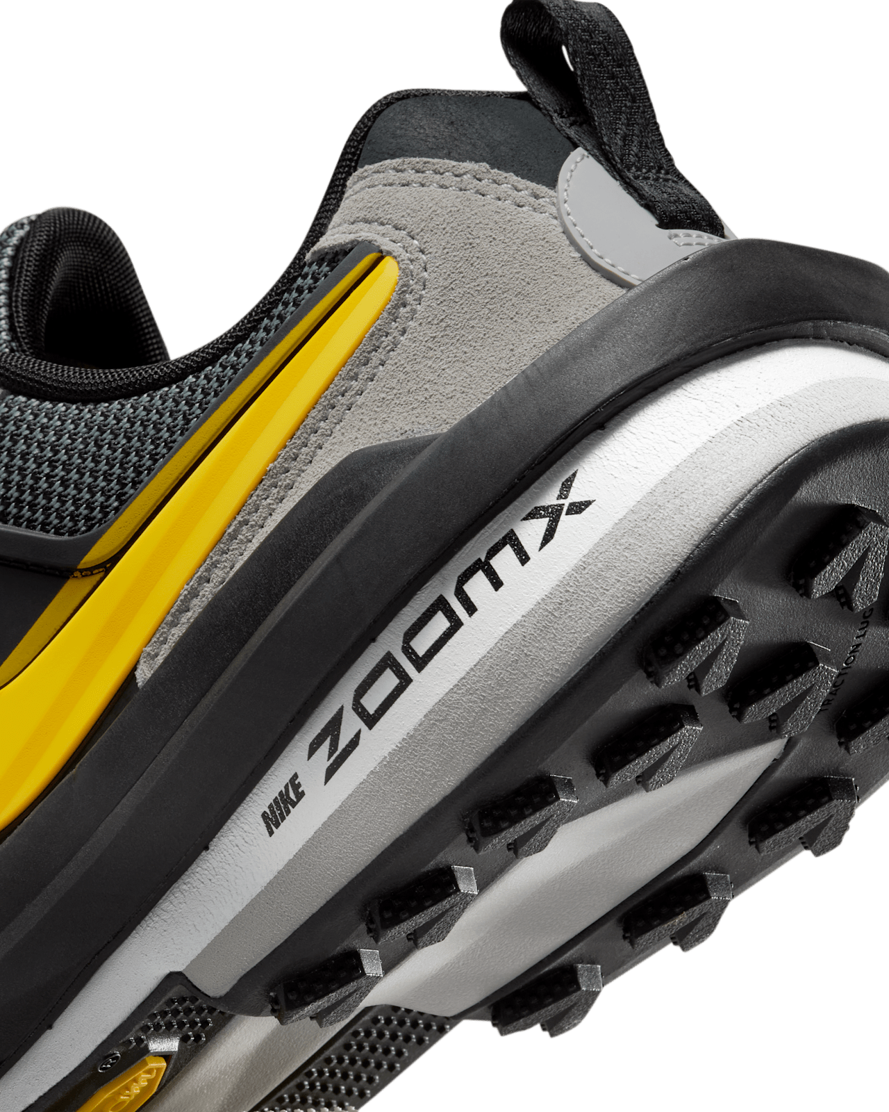Zegamadome x sacai "Matte Silver" (HQ8618-002) – Data del lancio