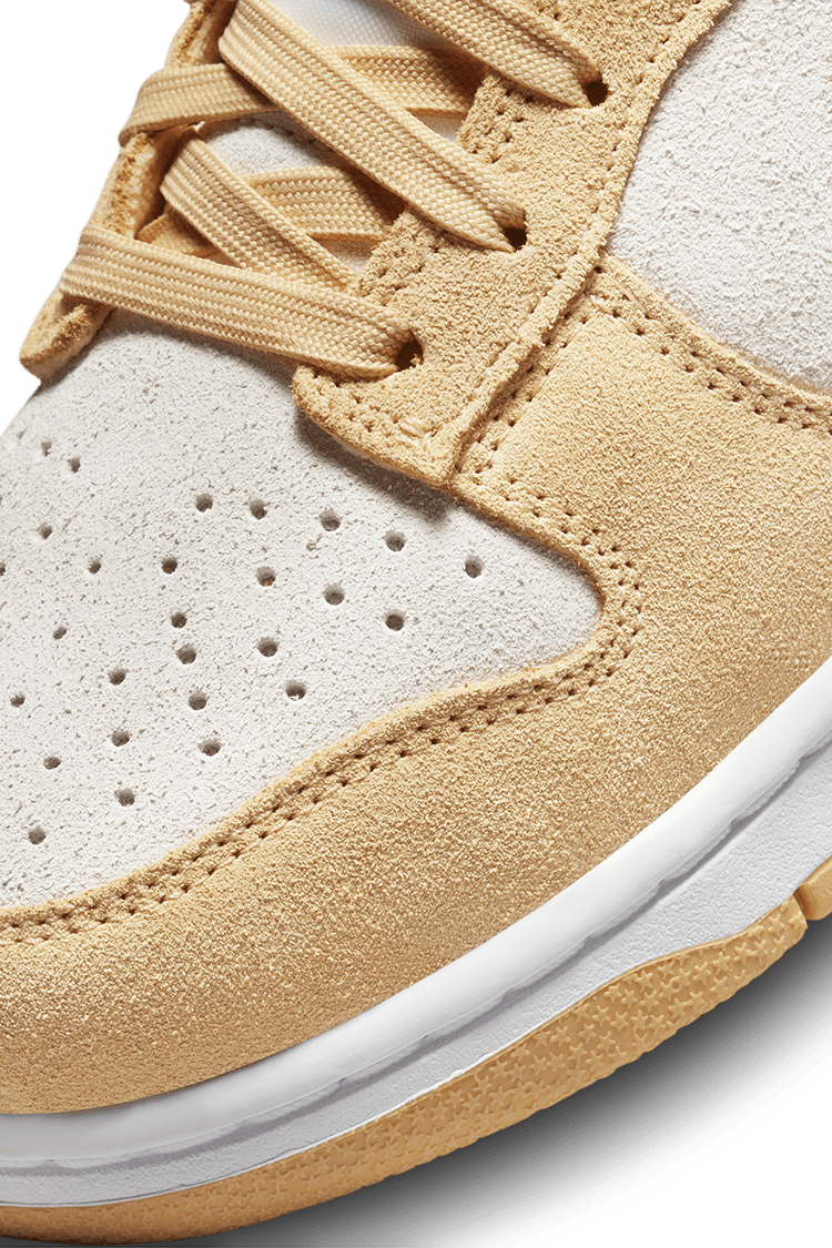 Dunk Low "Gold Suede" – Donna (DV7411-200) – Data del lancio