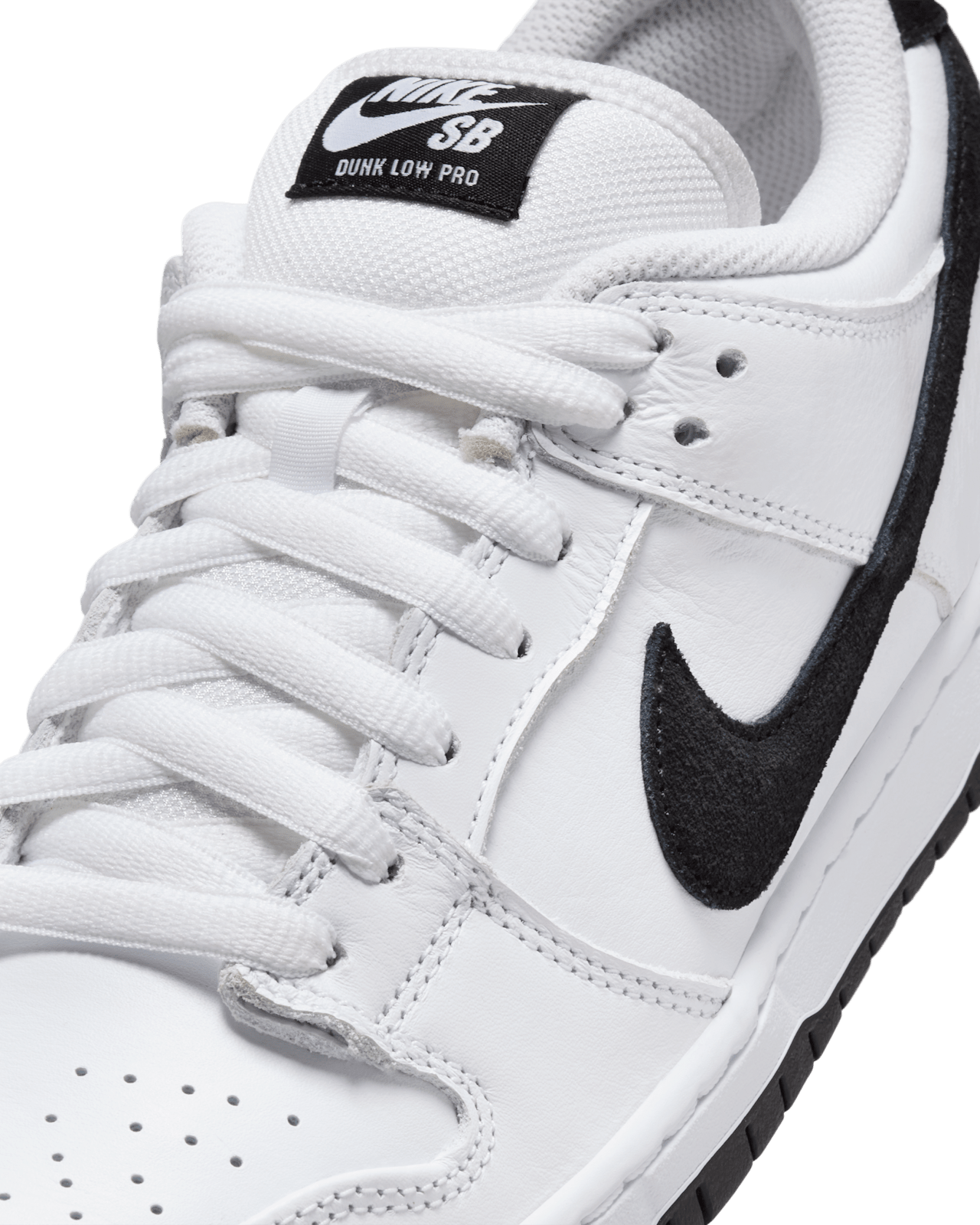 Data de llançament de les Nike SB Dunk Low Pro "White and Black" (HF3704-100)