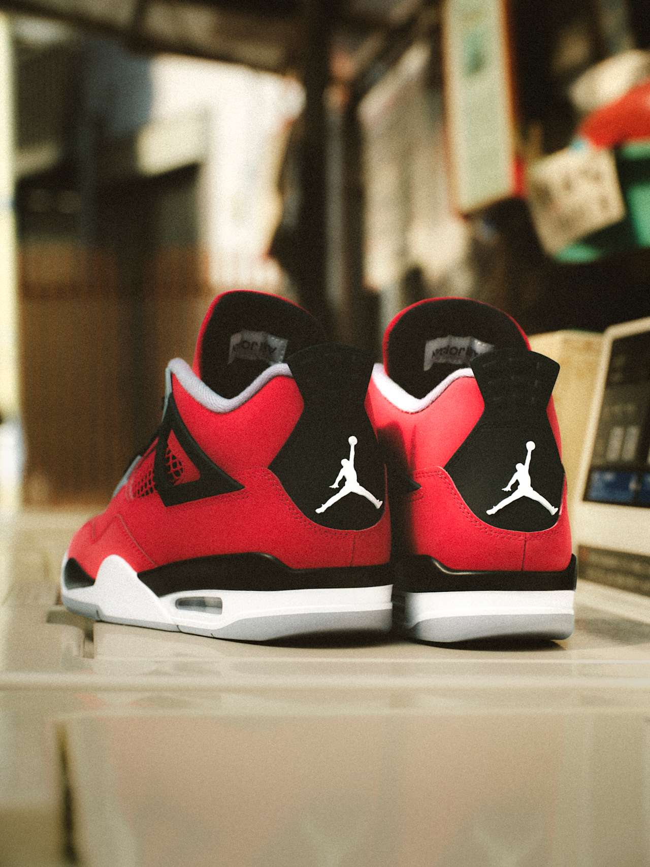 Ημερομηνία κυκλοφορίας του Air Jordan 4 "Toro Bravo" "Fire Red and Black" (FQ8138-600)