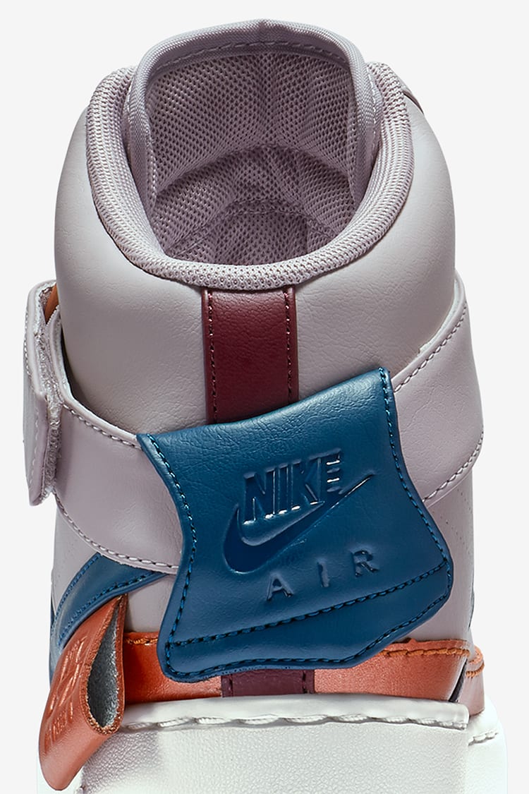 Blue nike jesters deals