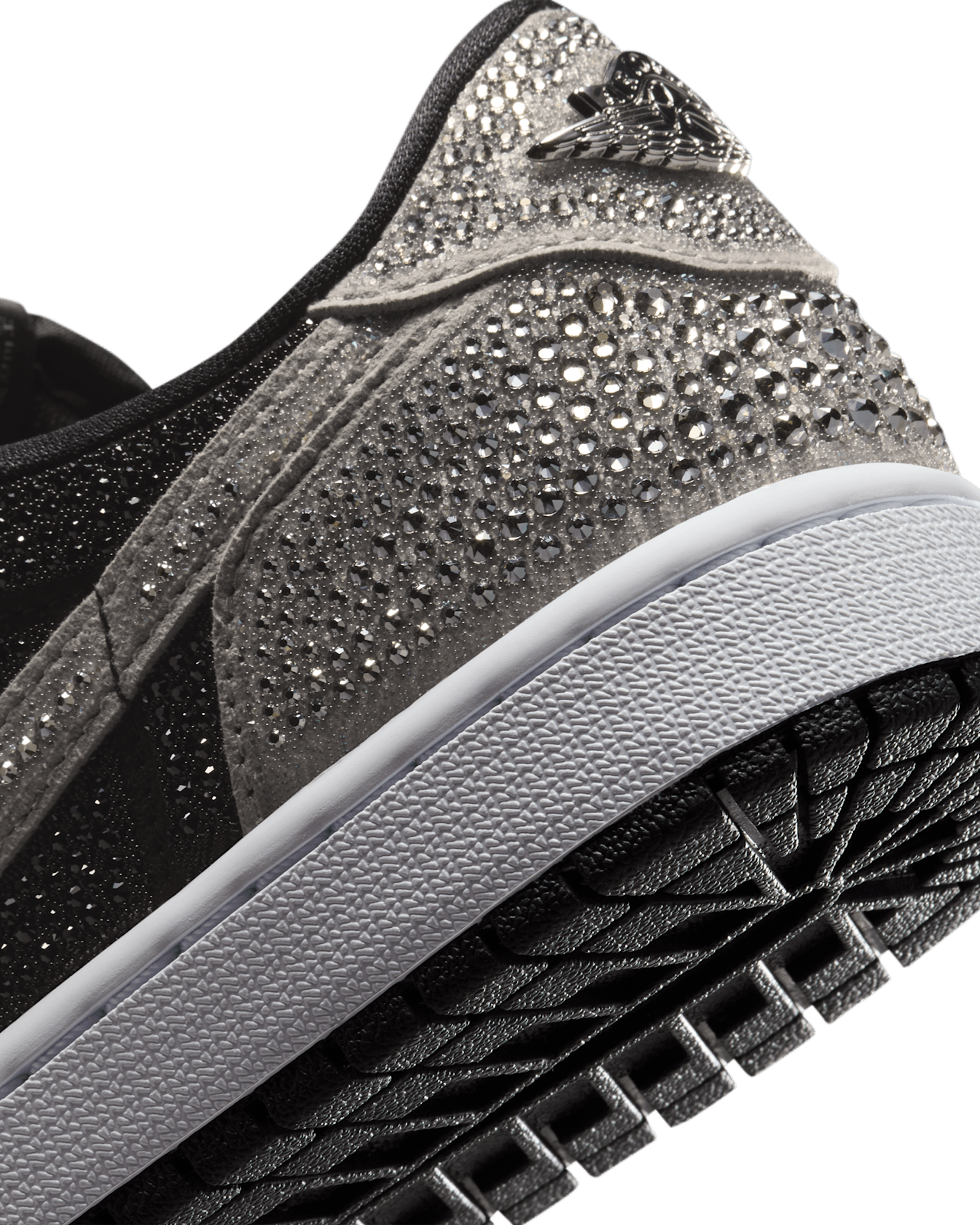 【NIKE公式】ウィメンズ エア ジョーダン 1 LOW OG Swarovski® 'Crystal' (HM9208-001 / W AJ1 RETRO LOW OG SWAROVSKI)