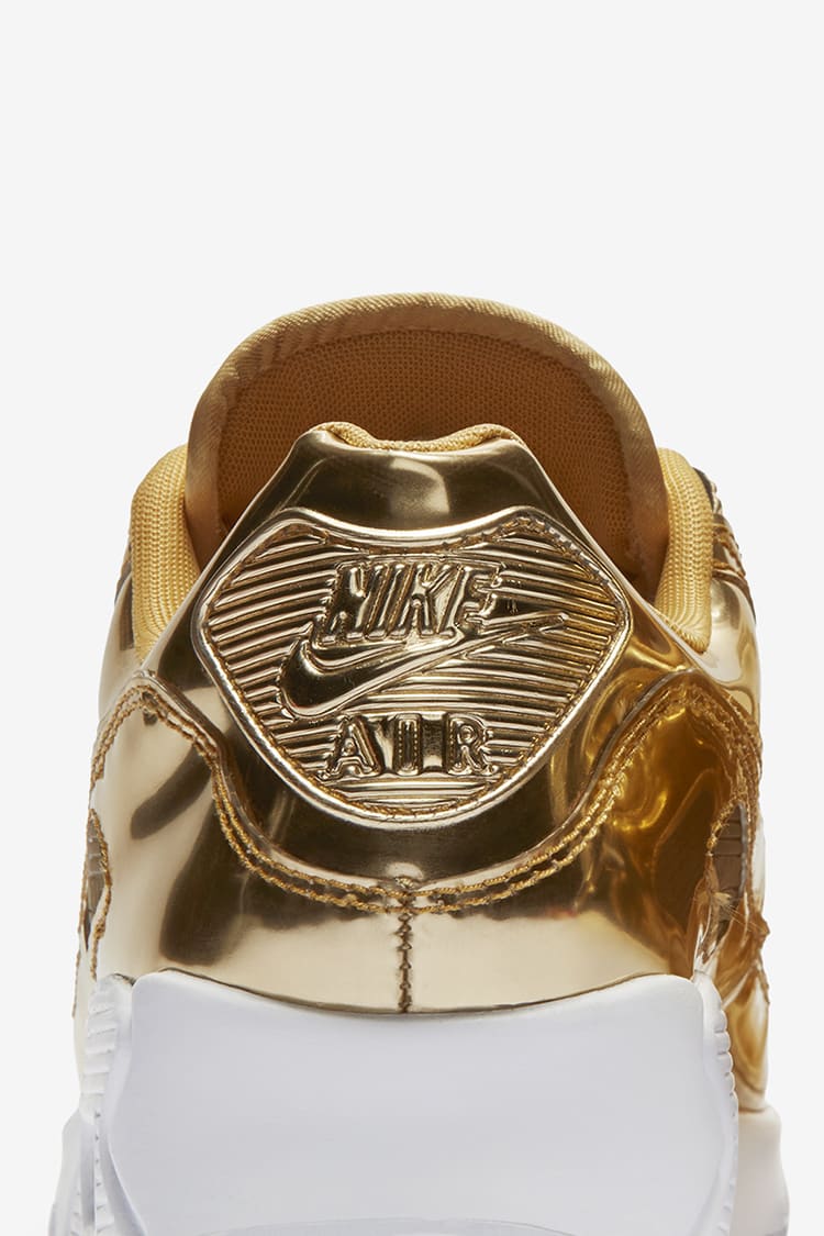 Women s Air Max 90 Metallic Gold Release Date. Nike SNKRS