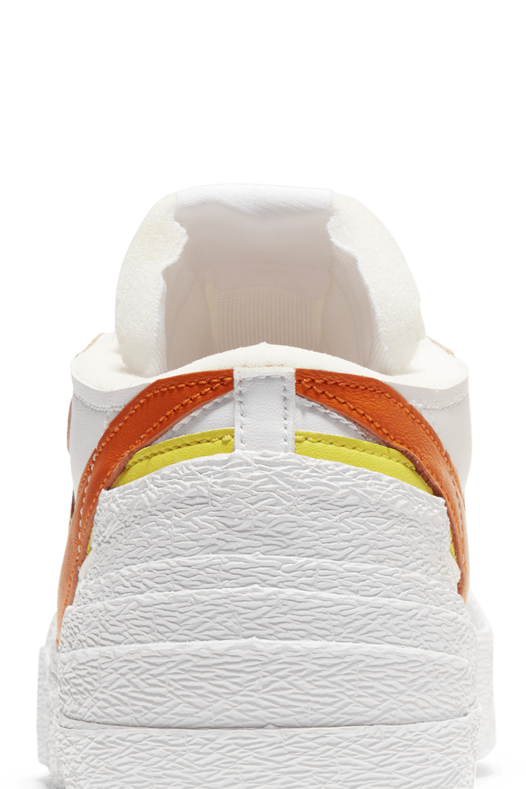 Ημερομηνία κυκλοφορίας του Blazer Low x sacai "Magma Orange"