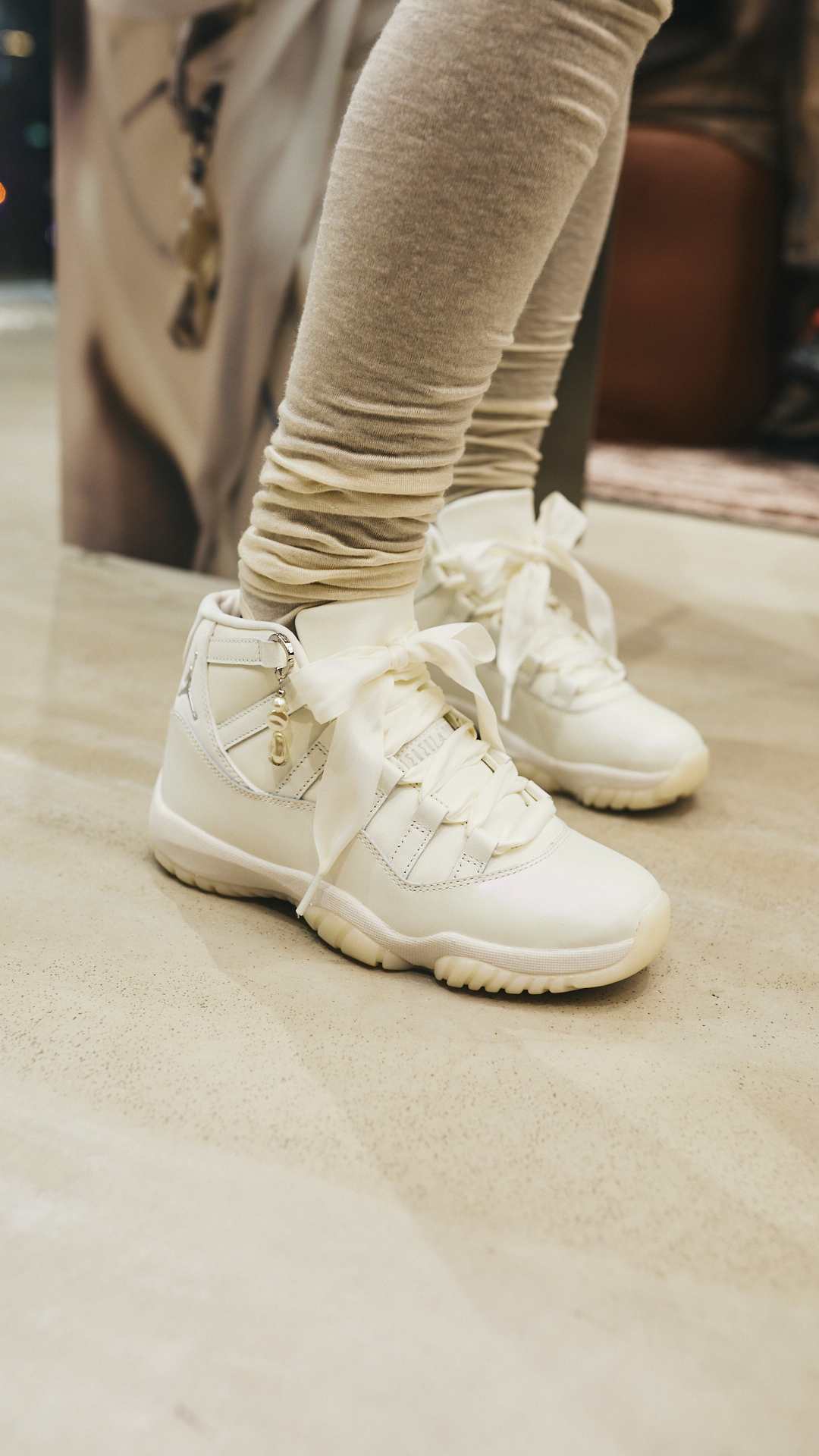 NIKE公式】Street SNKRS : AJ11 Pearl at Jordan World of Flight